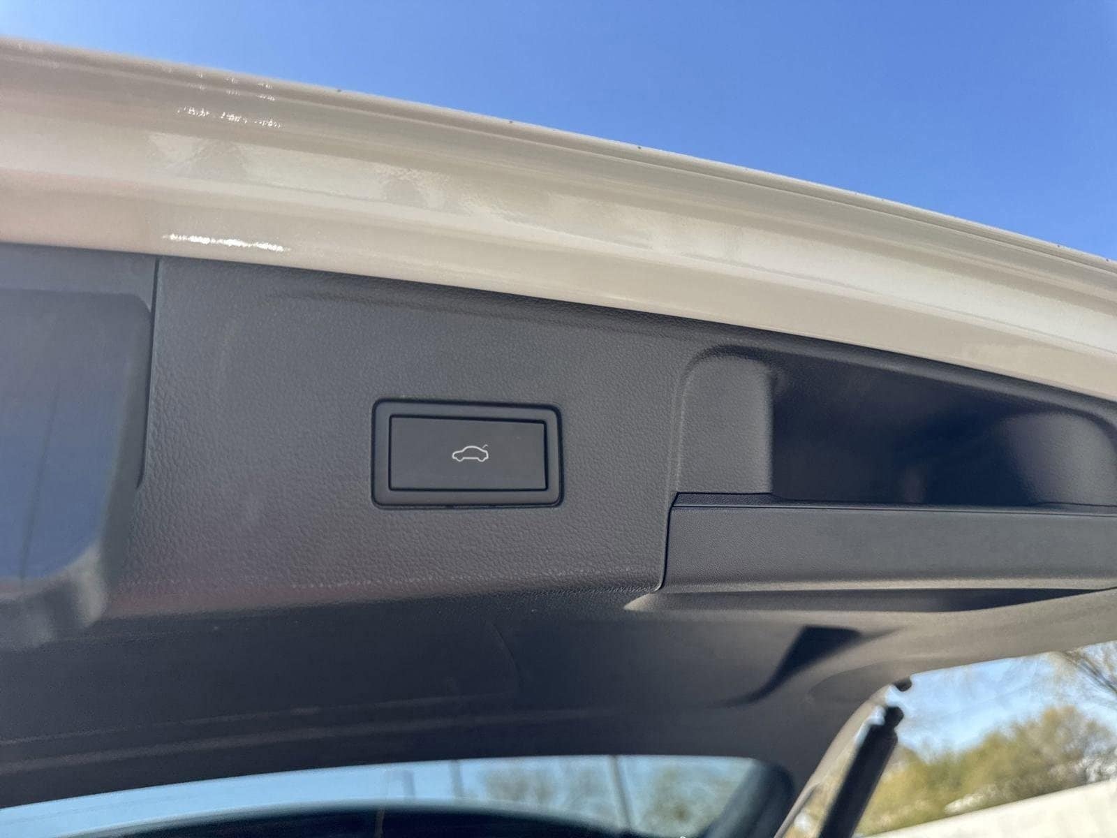 2025 Volkswagen Atlas SEL - Photo 9