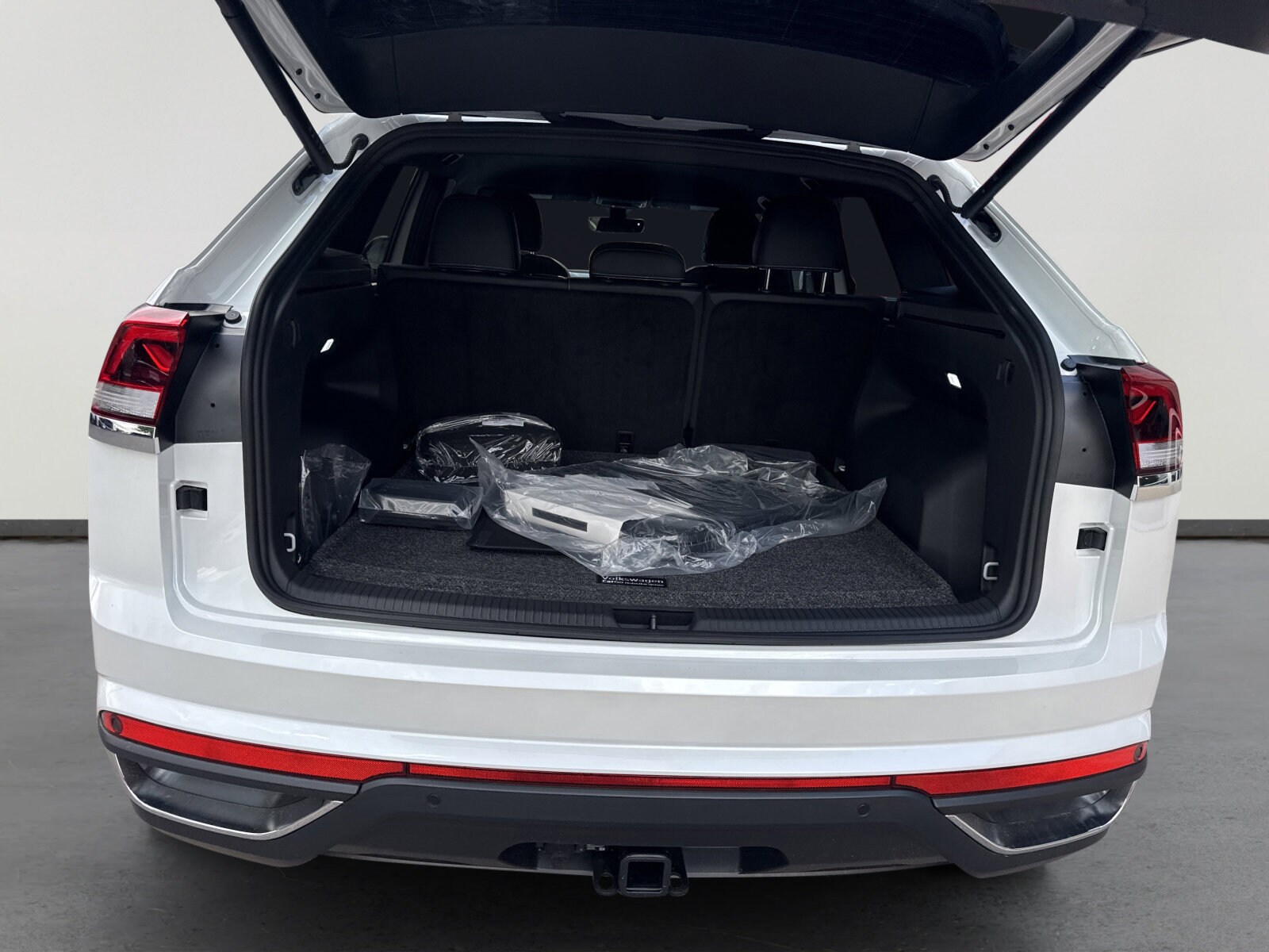 2026 Volkswagen Atlas Cross Sport SE w/Tech - Photo 9