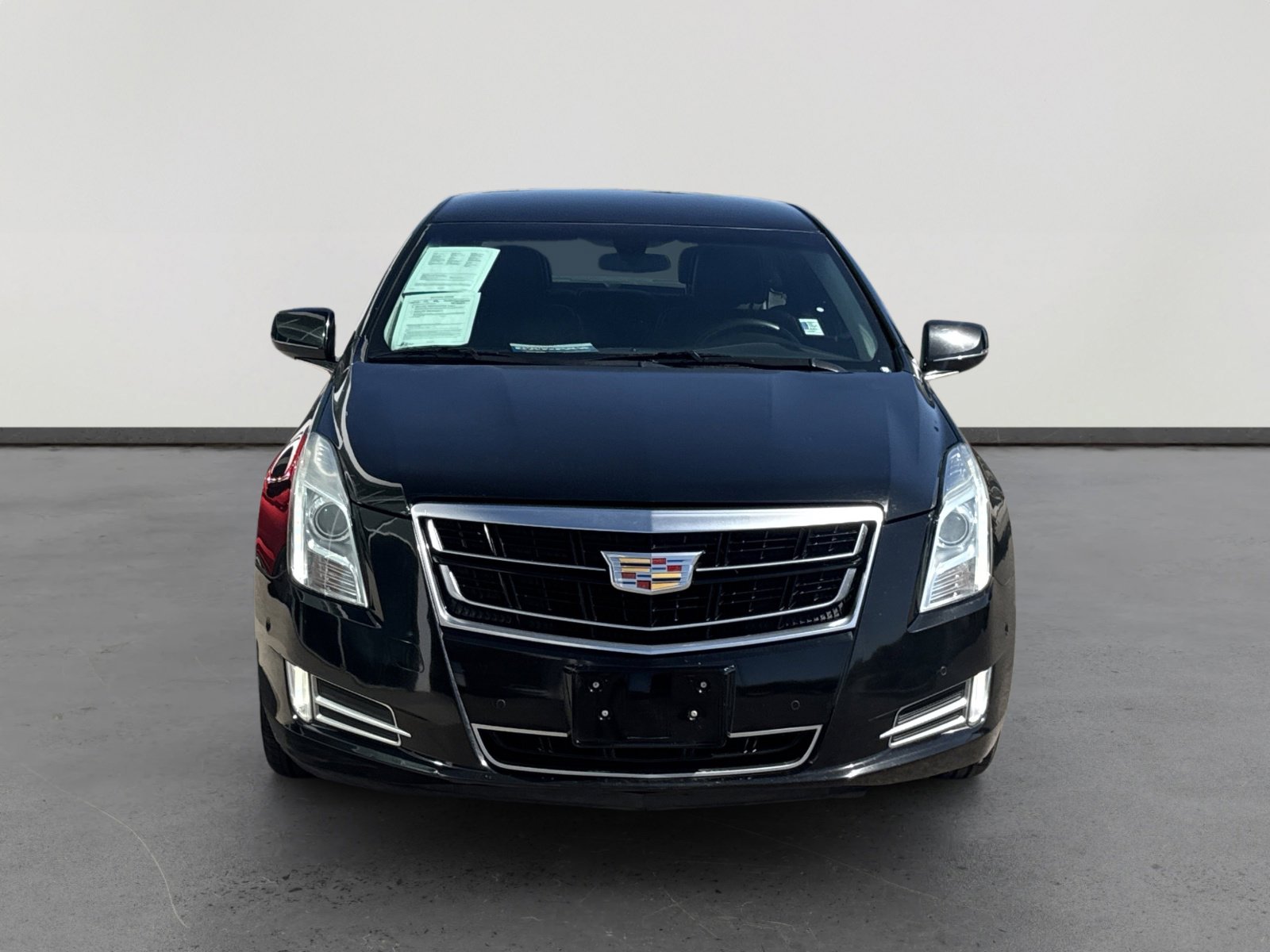 2016 Cadillac XTS Luxury photo 2