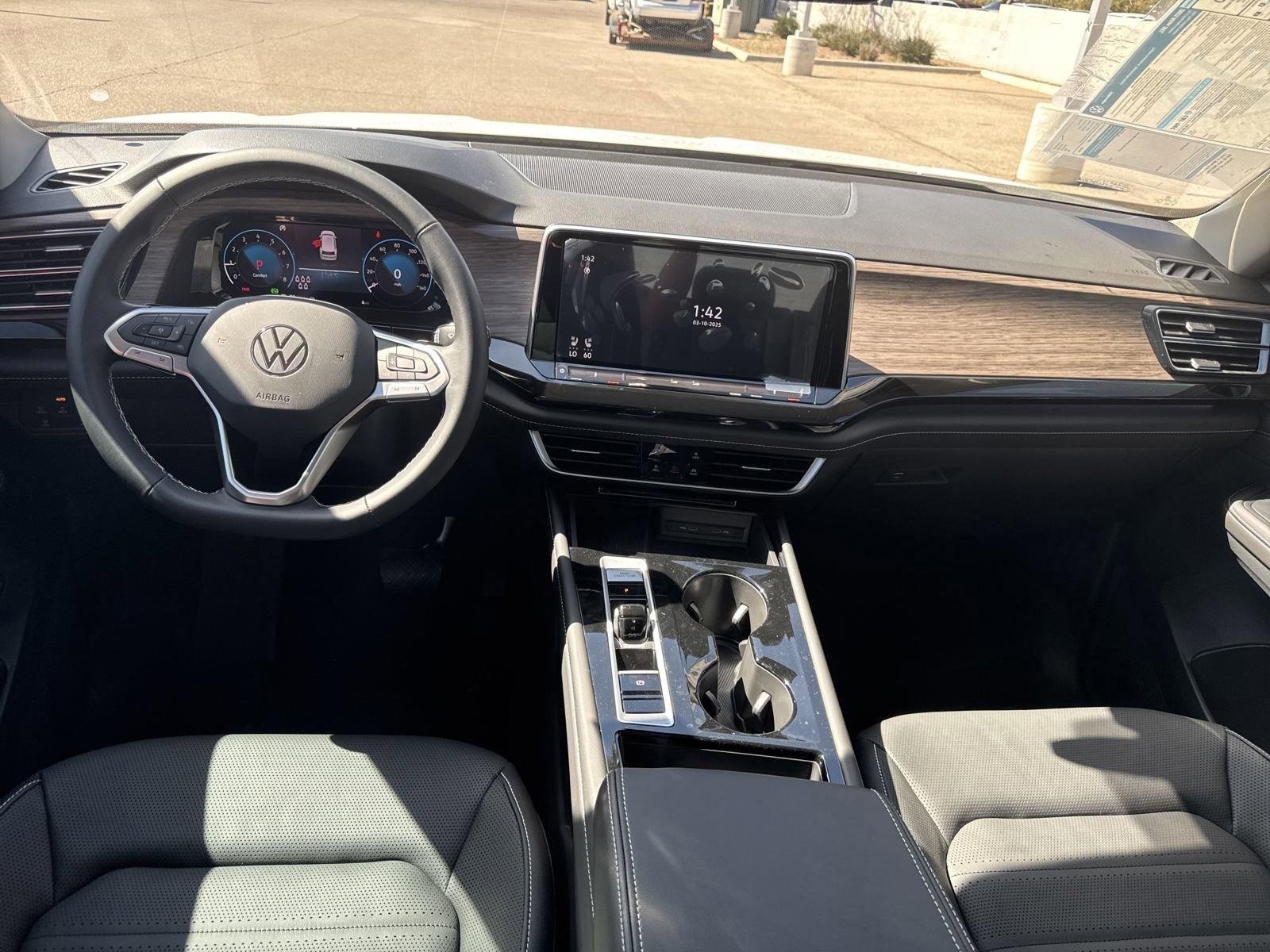 2025 Volkswagen Atlas SEL - Photo 23