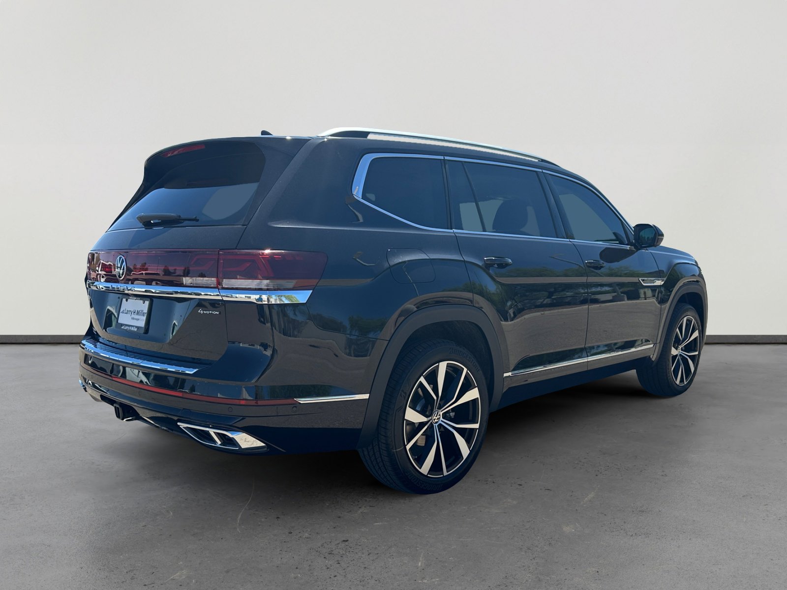 2025 Volkswagen Atlas SEL Premium R-Line - Photo 6
