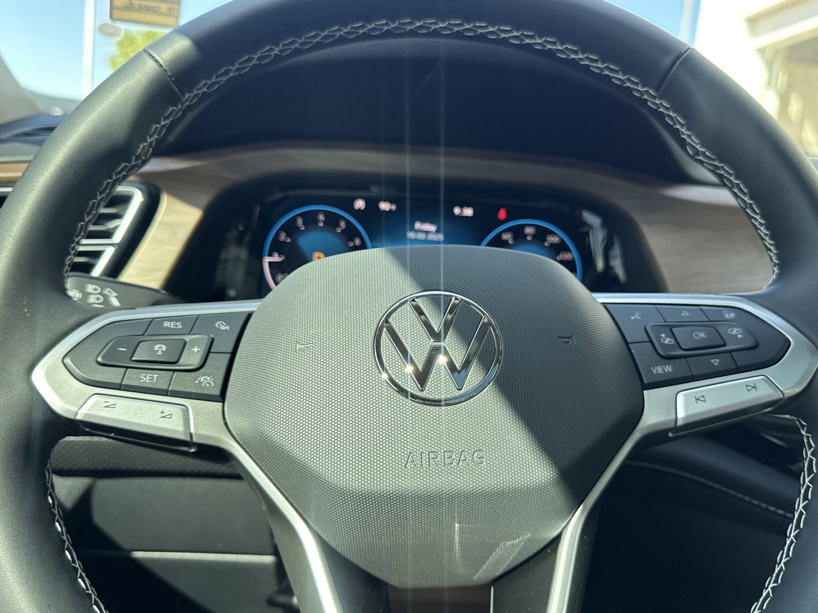 2026 Volkswagen Atlas SE w/Tech - Photo 30