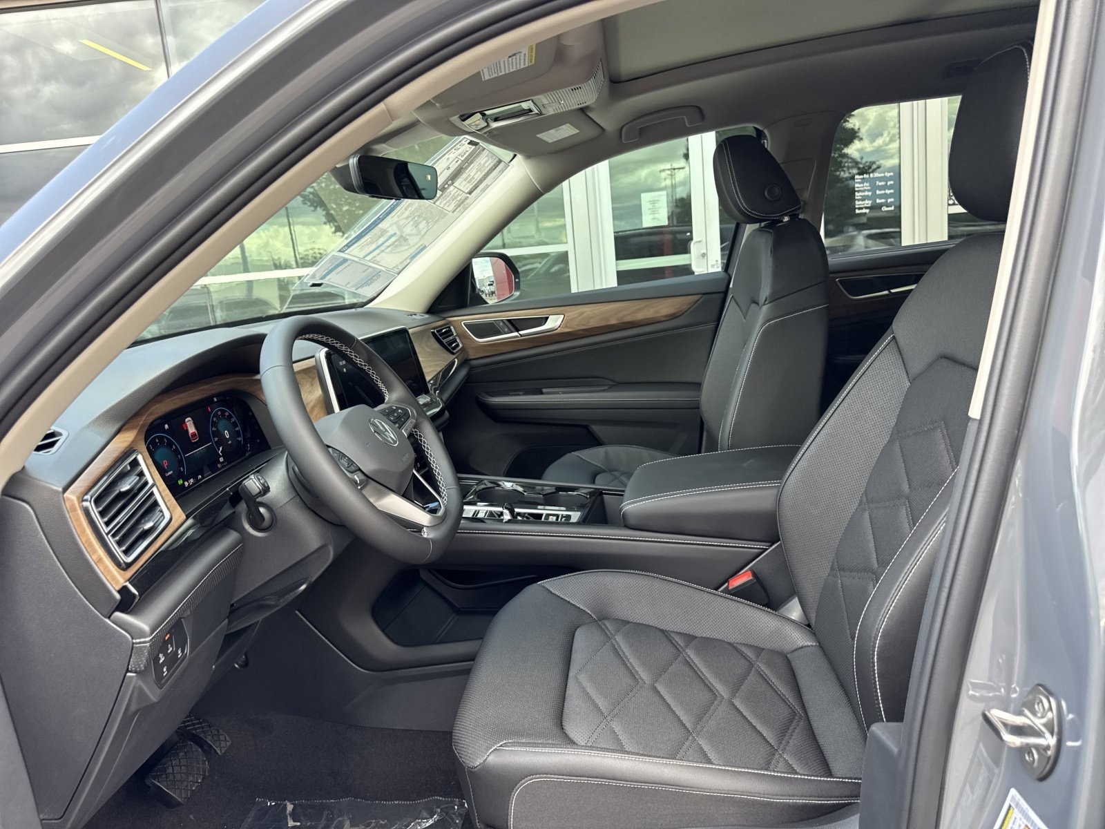 2026 Volkswagen Atlas SE w/Tech - Photo 12