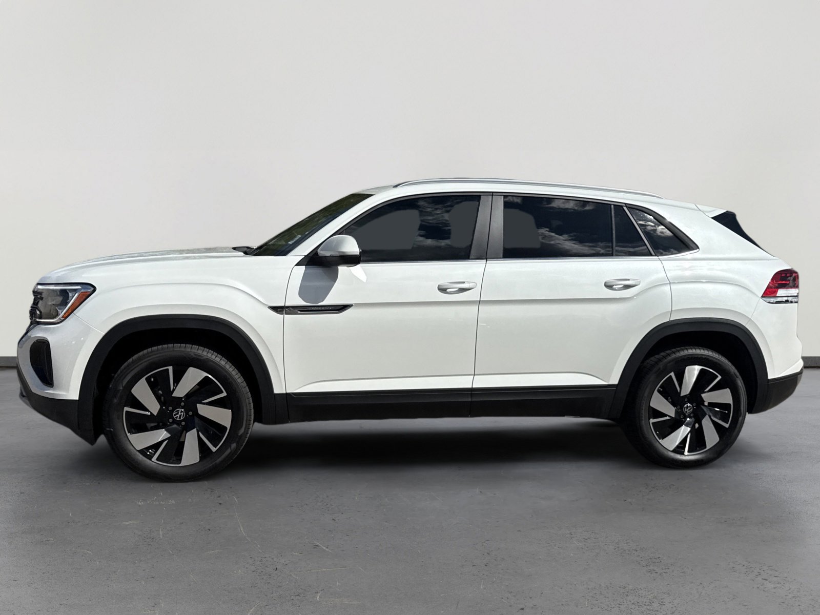 2026 Volkswagen Atlas Cross Sport SE Technology photo 2