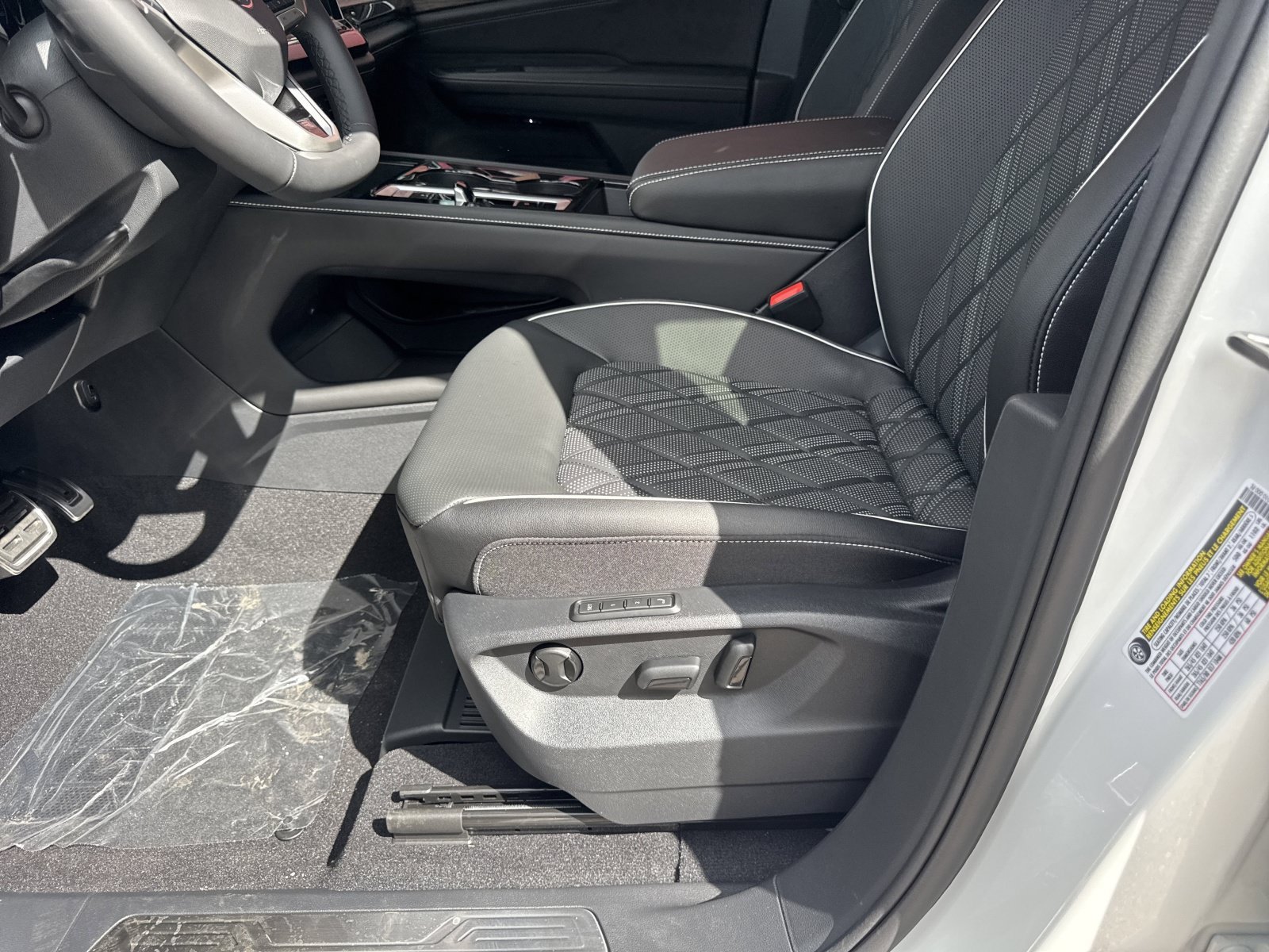 2026 Volkswagen Atlas SEL Premium R-Line - Photo 16