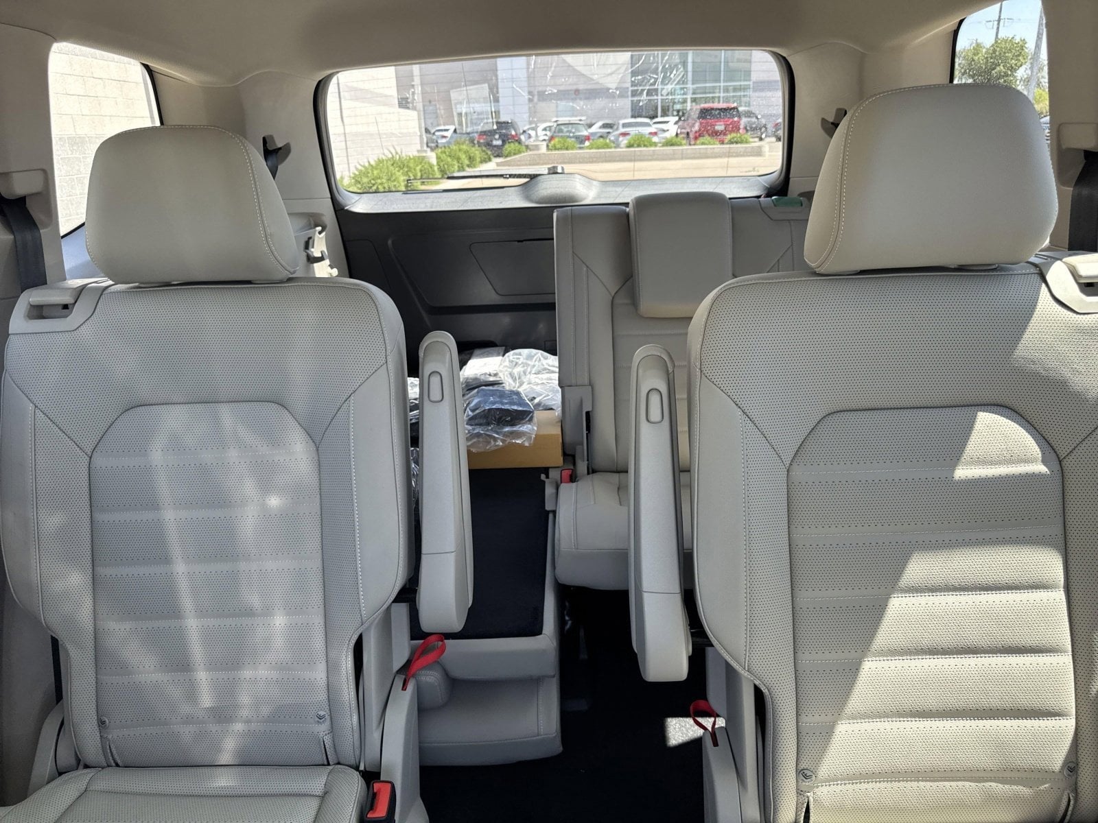 2025 Volkswagen Atlas SEL - Photo 18