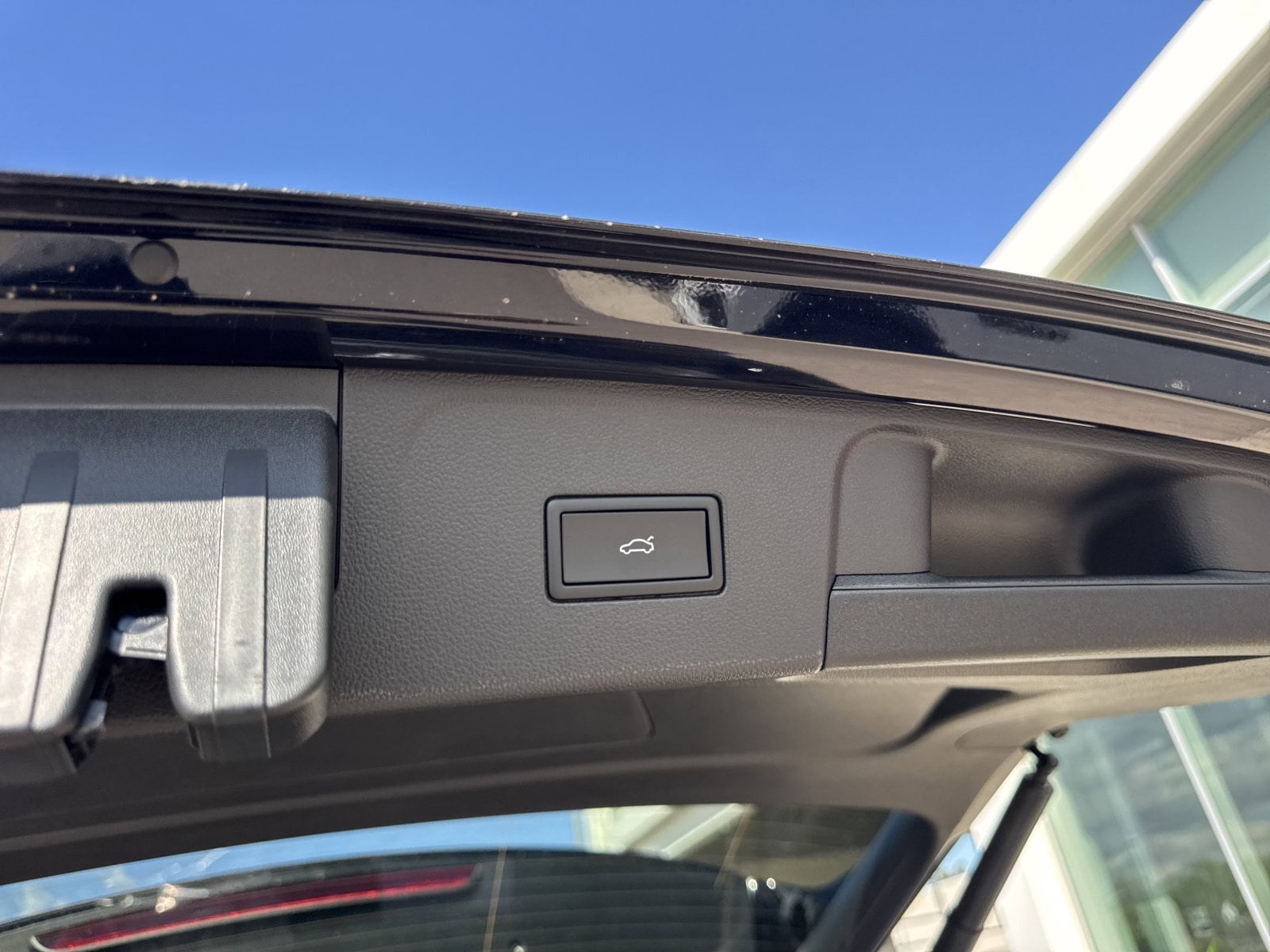 2026 Volkswagen Atlas SE w/Tech - Photo 9