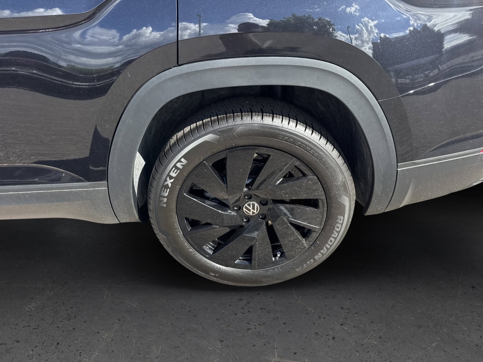 2026 Volkswagen Atlas SE w/Tech - Photo 10