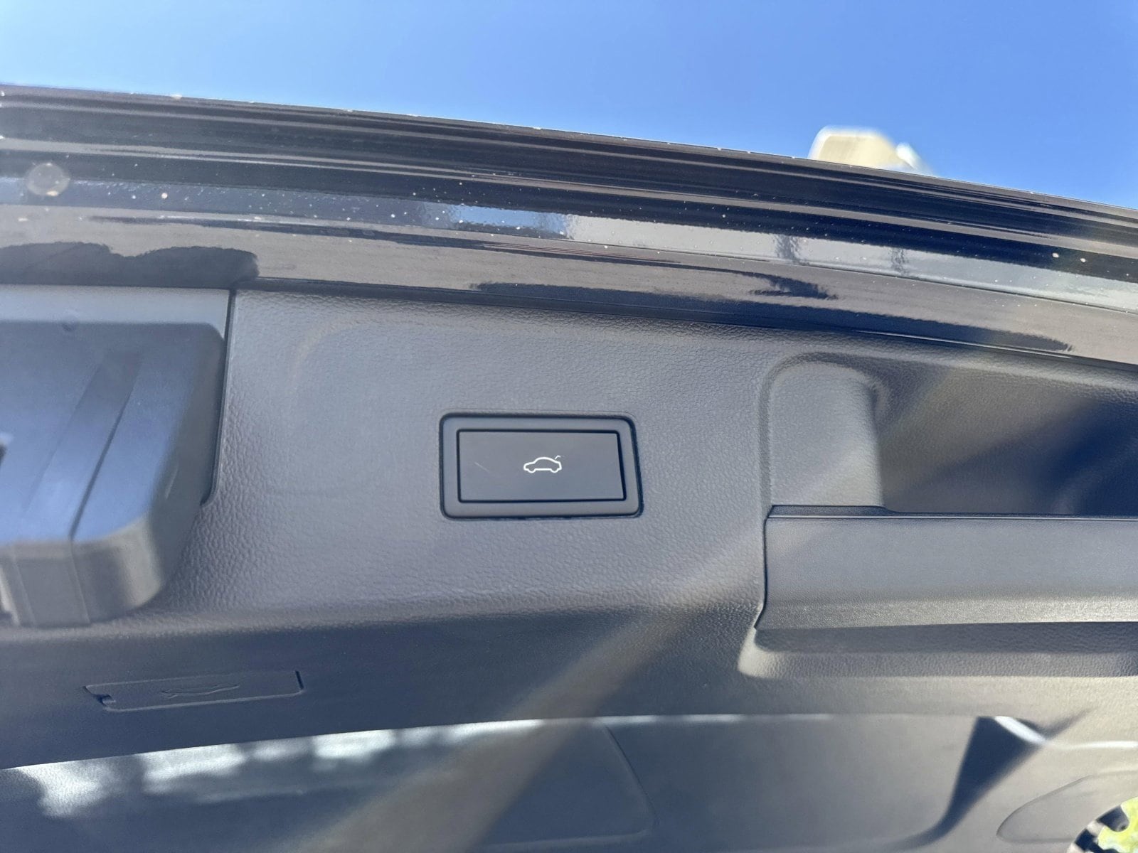 2025 Volkswagen Atlas SEL - Photo 8