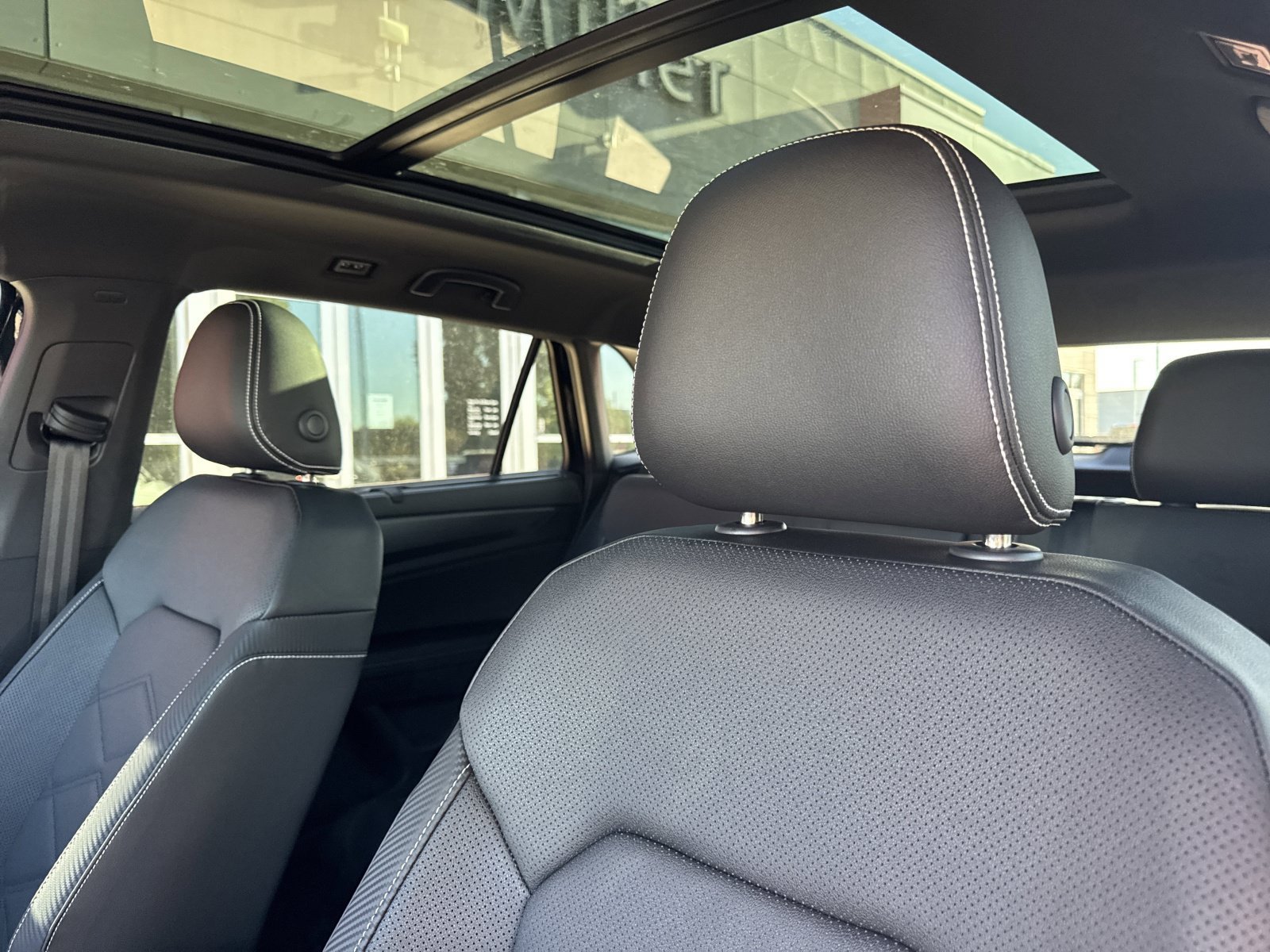 2026 Volkswagen Atlas Cross Sport SE w/Tech - Photo 17