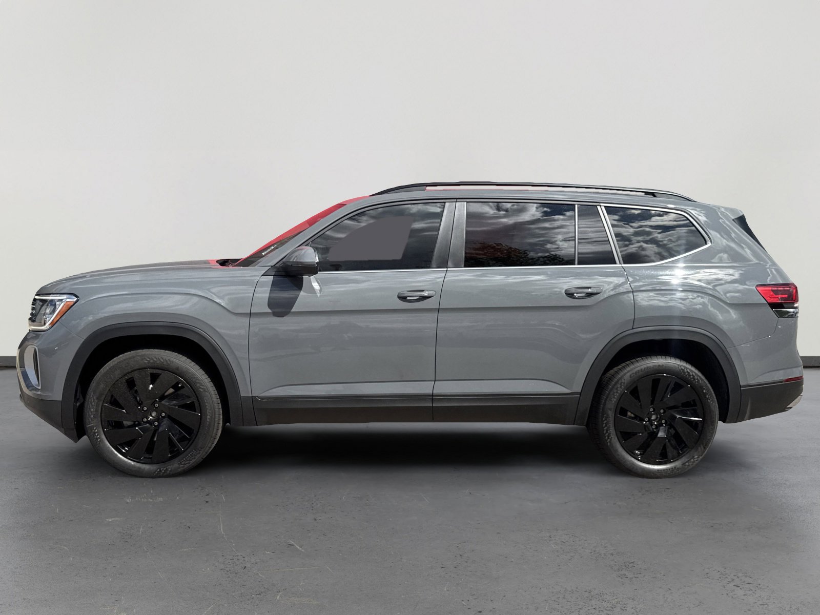 2026 Volkswagen Atlas SE Technology photo 2