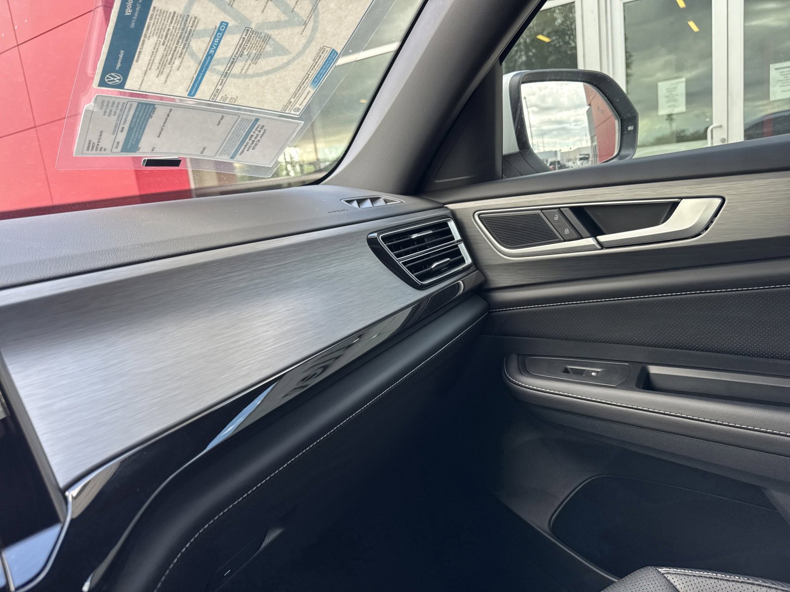 2026 Volkswagen Atlas Cross Sport SE w/Tech - Photo 26
