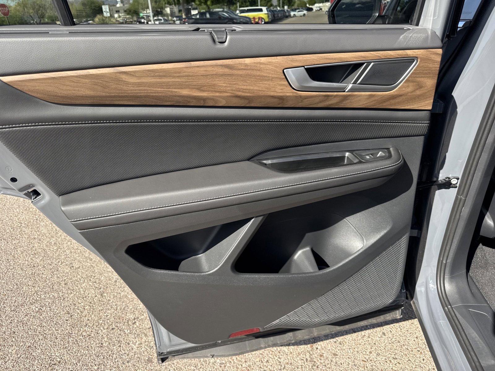 2026 Volkswagen Atlas SE w/Tech - Photo 21