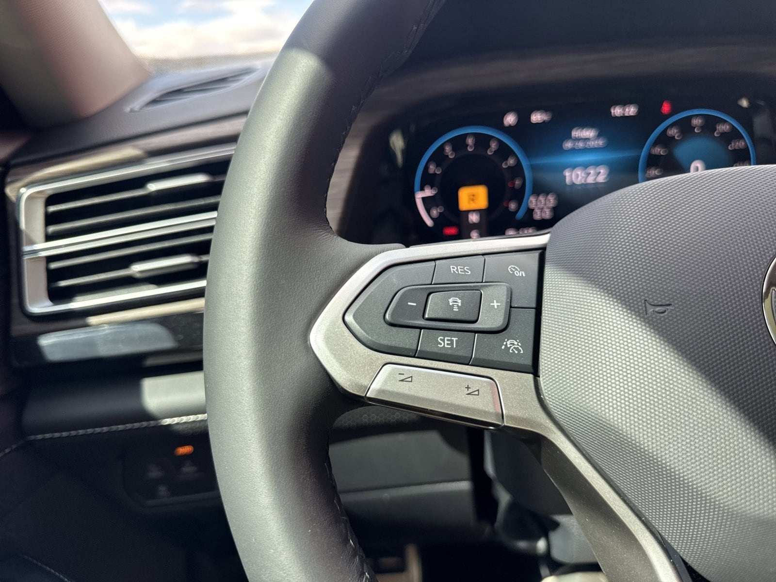 2026 Volkswagen Atlas SEL Premium R-Line - Photo 31