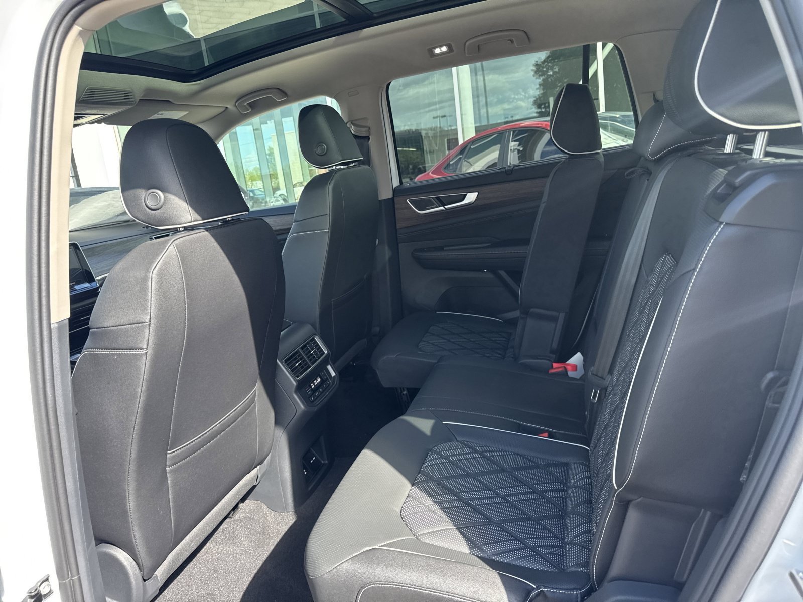 2026 Volkswagen Atlas SEL Premium R-Line - Photo 20