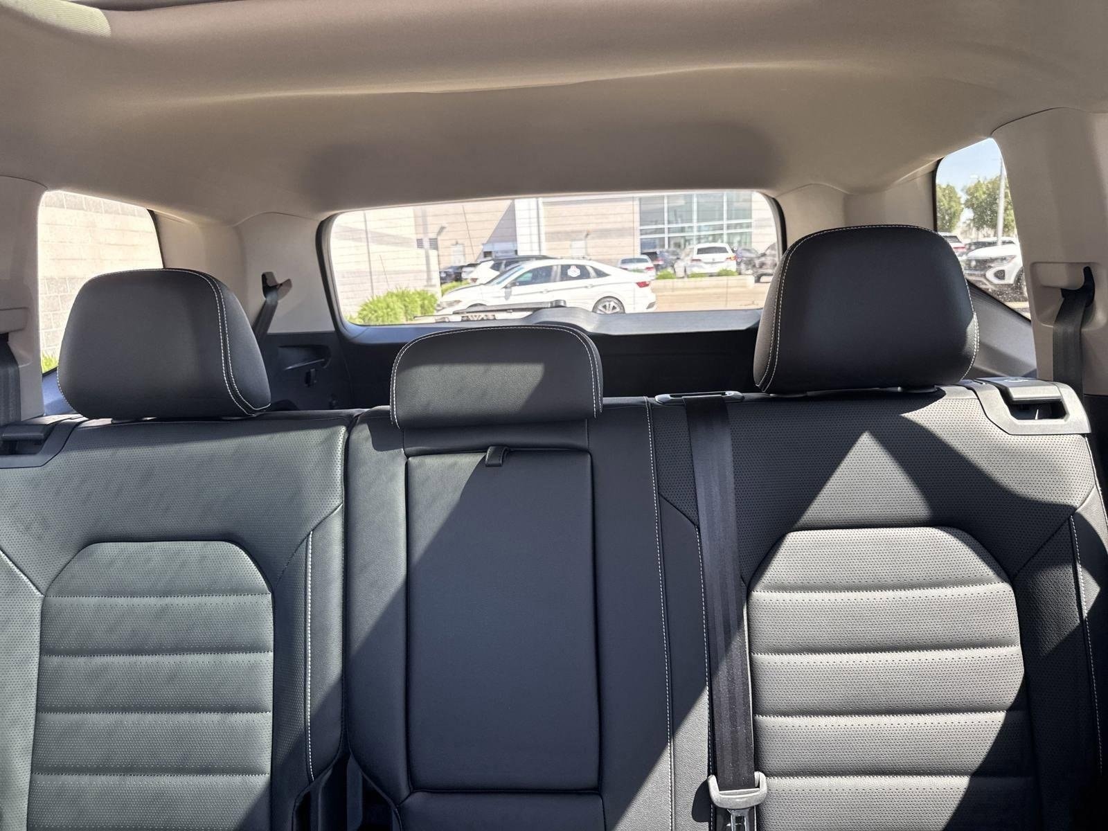 2025 Volkswagen Atlas SEL - Photo 18