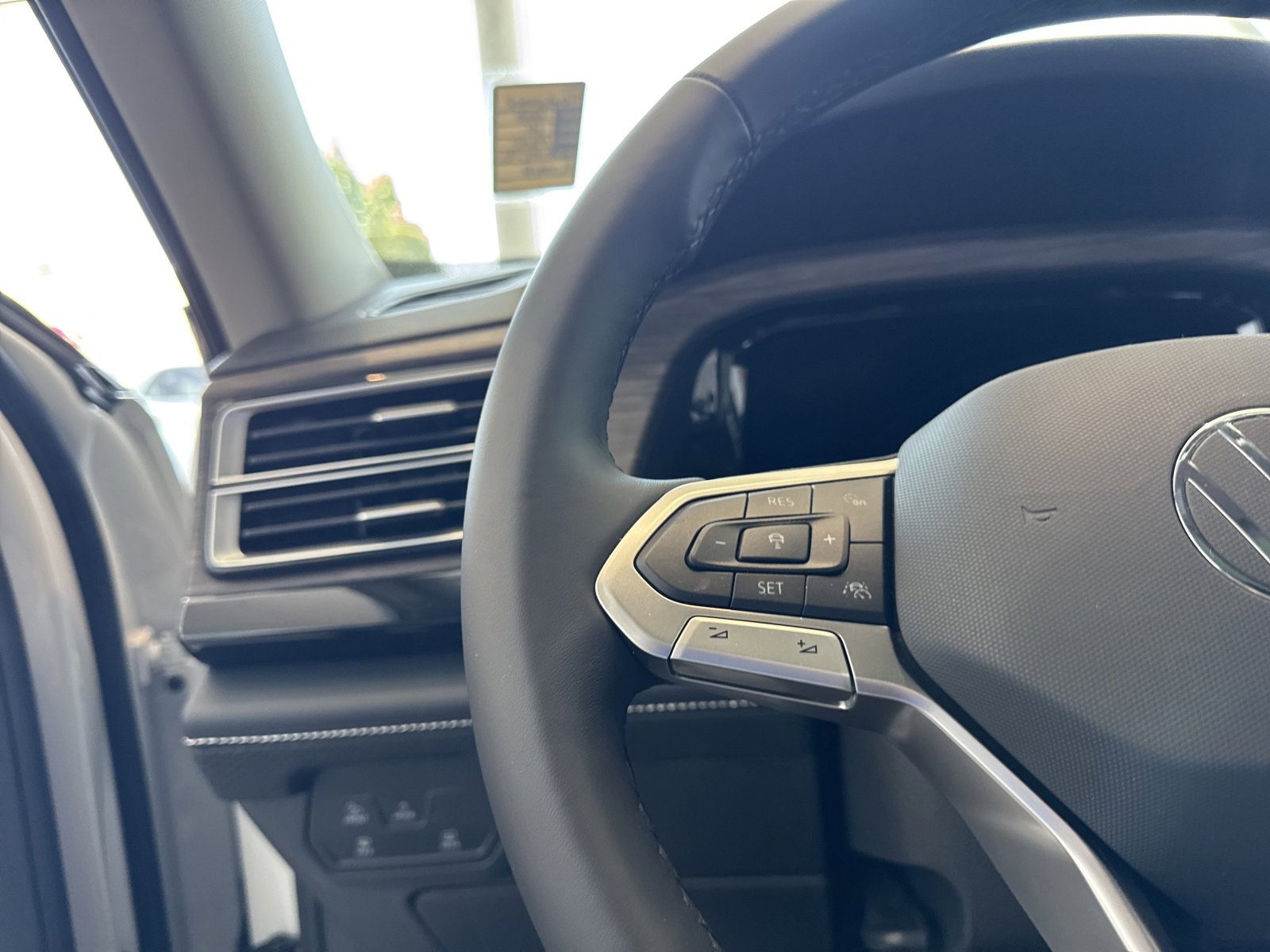 2026 Volkswagen Atlas SEL Premium R-Line - Photo 35