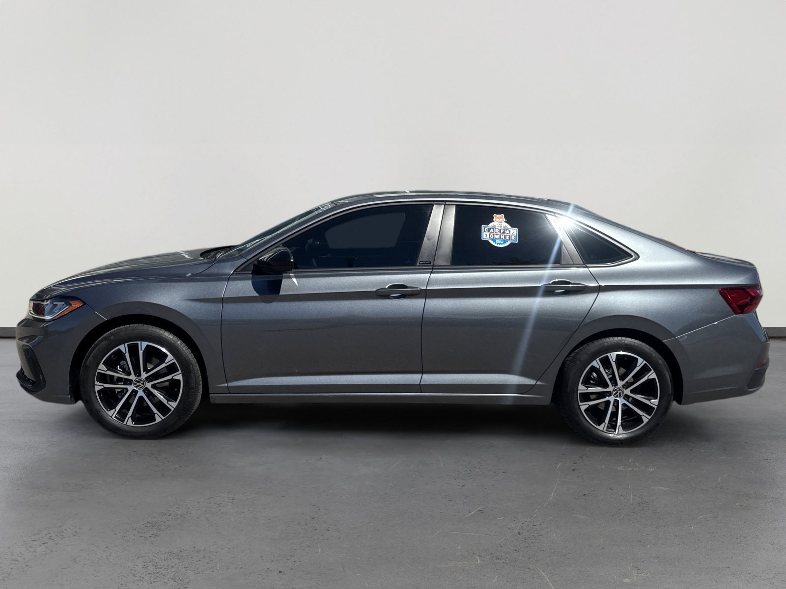 2025 Volkswagen Jetta Sport photo 3