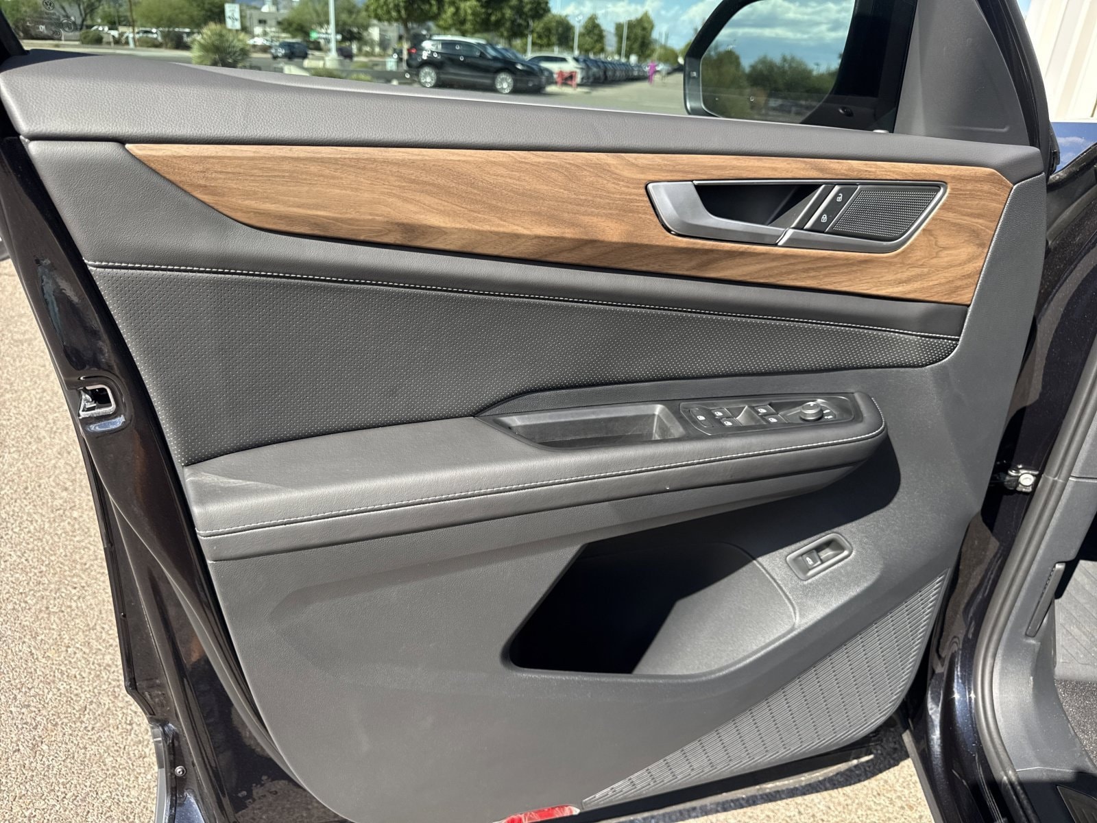 2026 Volkswagen Atlas SE w/Tech - Photo 13