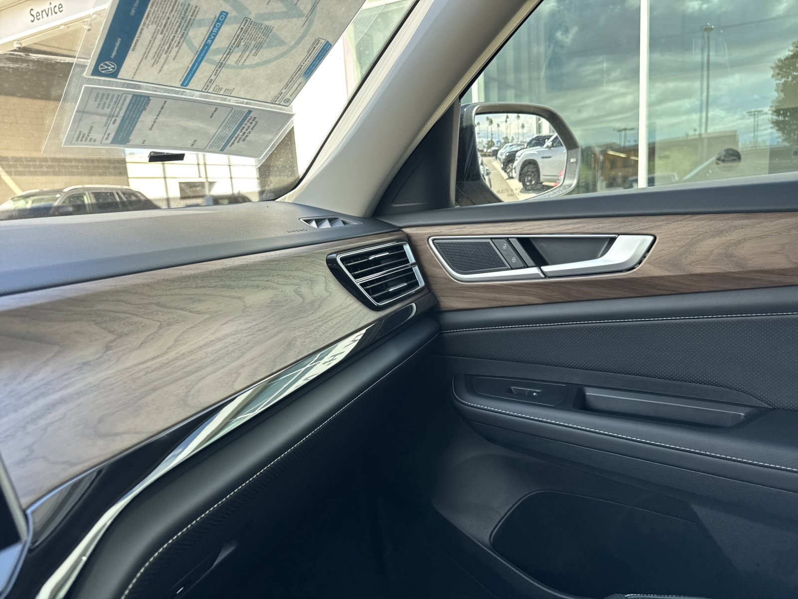 2026 Volkswagen Atlas SE w/Tech - Photo 26
