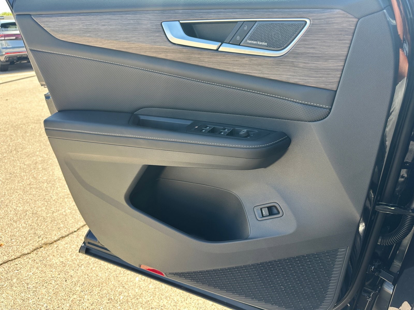 2025 Volkswagen Atlas SEL Premium R-Line - Photo 14