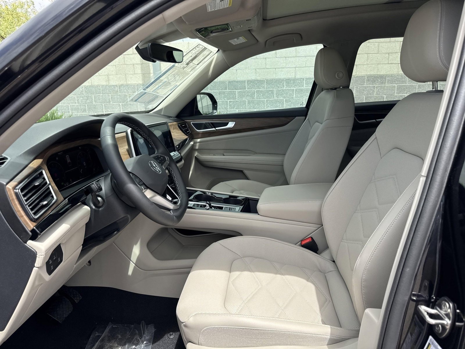 2025 Volkswagen Atlas SE w/Tech - Photo 11