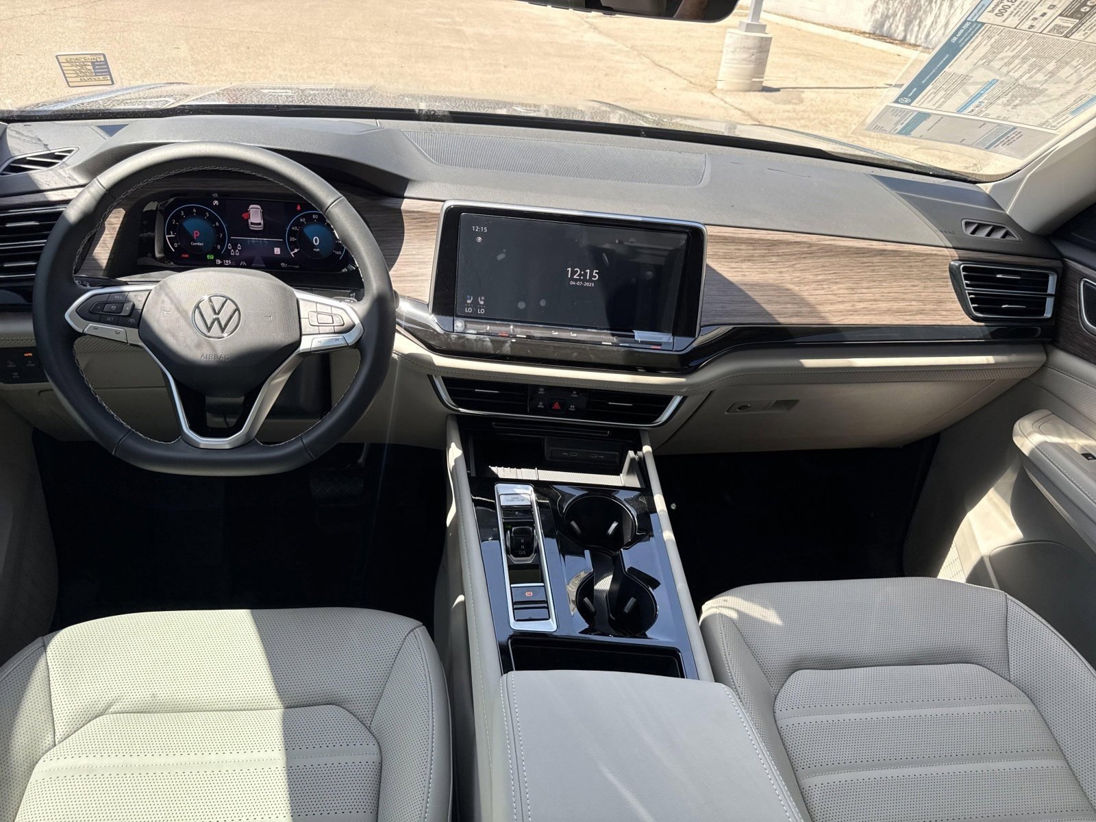 2025 Volkswagen Atlas SEL - Photo 24