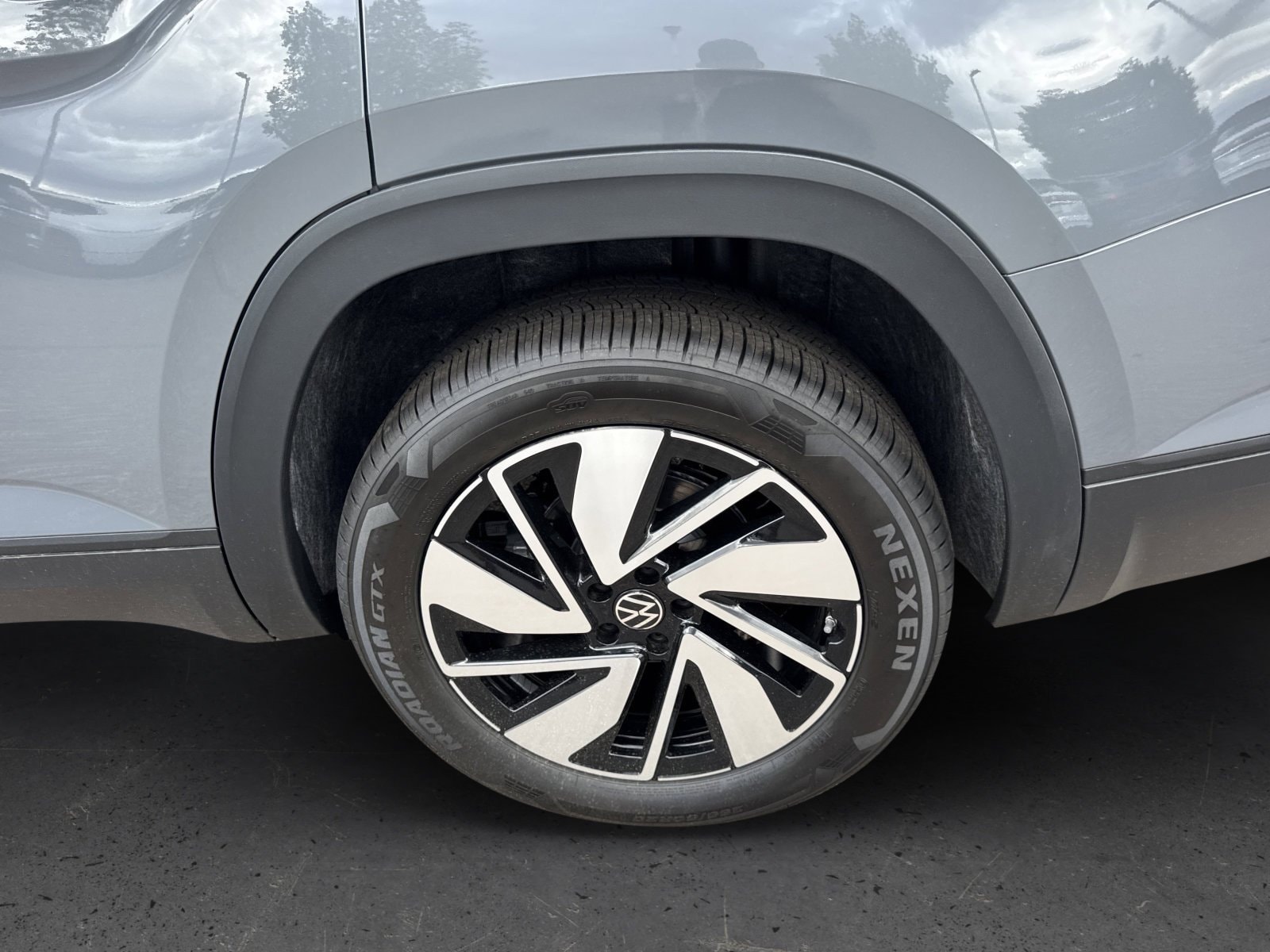 2026 Volkswagen Atlas SE w/Tech - Photo 11