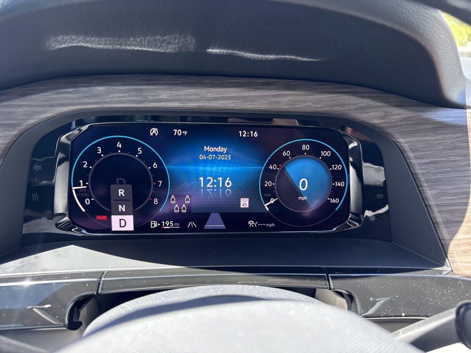 2025 Volkswagen Atlas SEL - Photo 32