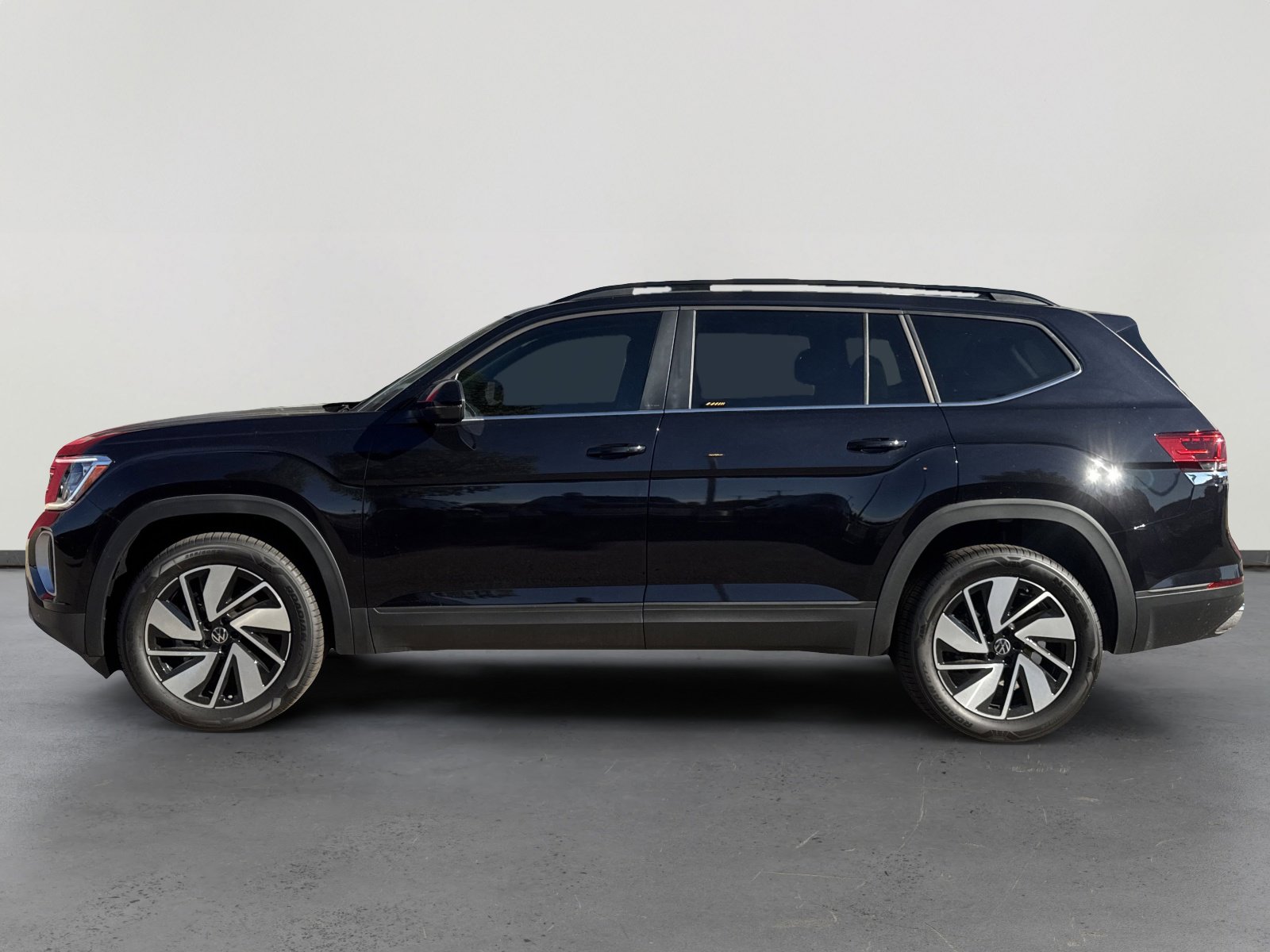 2026 Volkswagen Atlas SE Technology photo 2