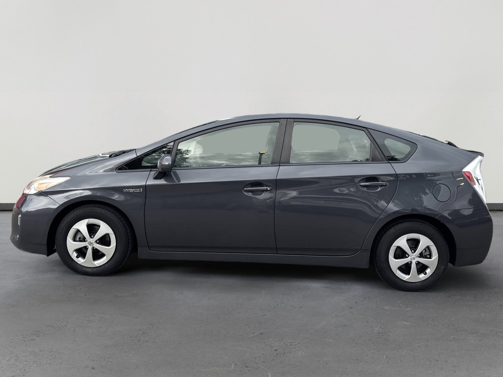 2015 Toyota Prius Two photo 3