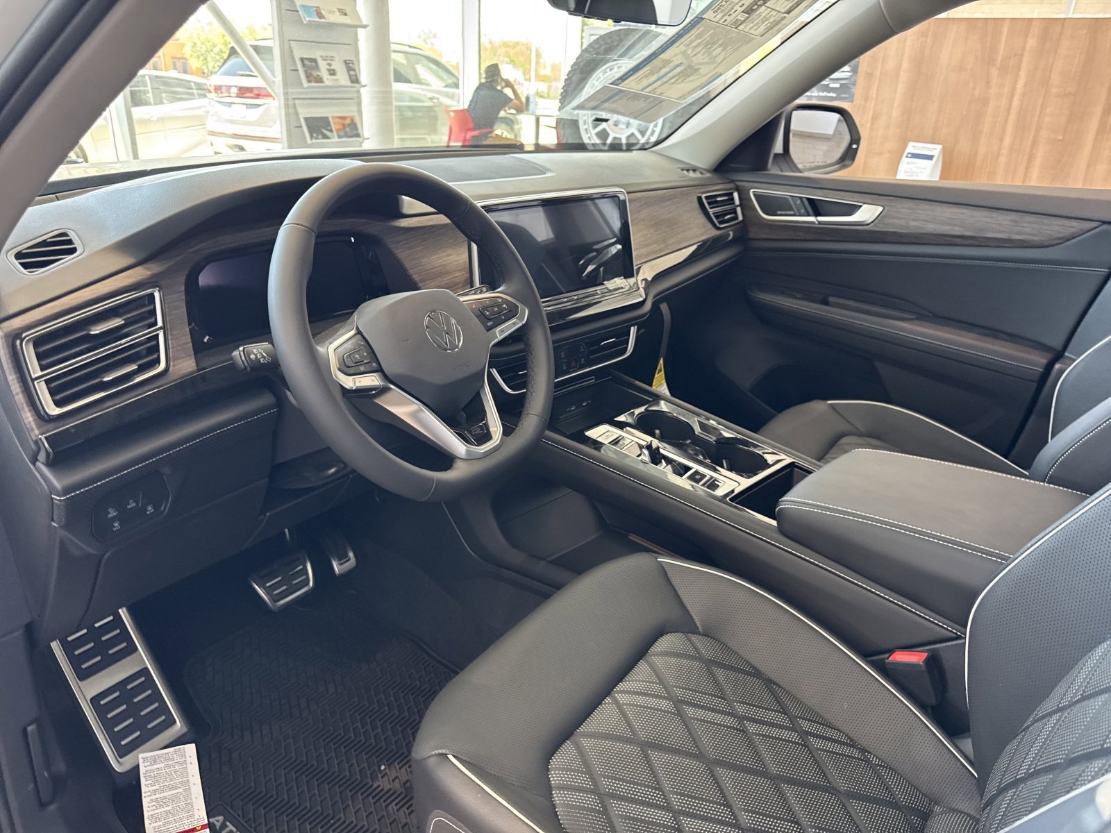 2026 Volkswagen Atlas SEL Premium R-Line - Photo 12