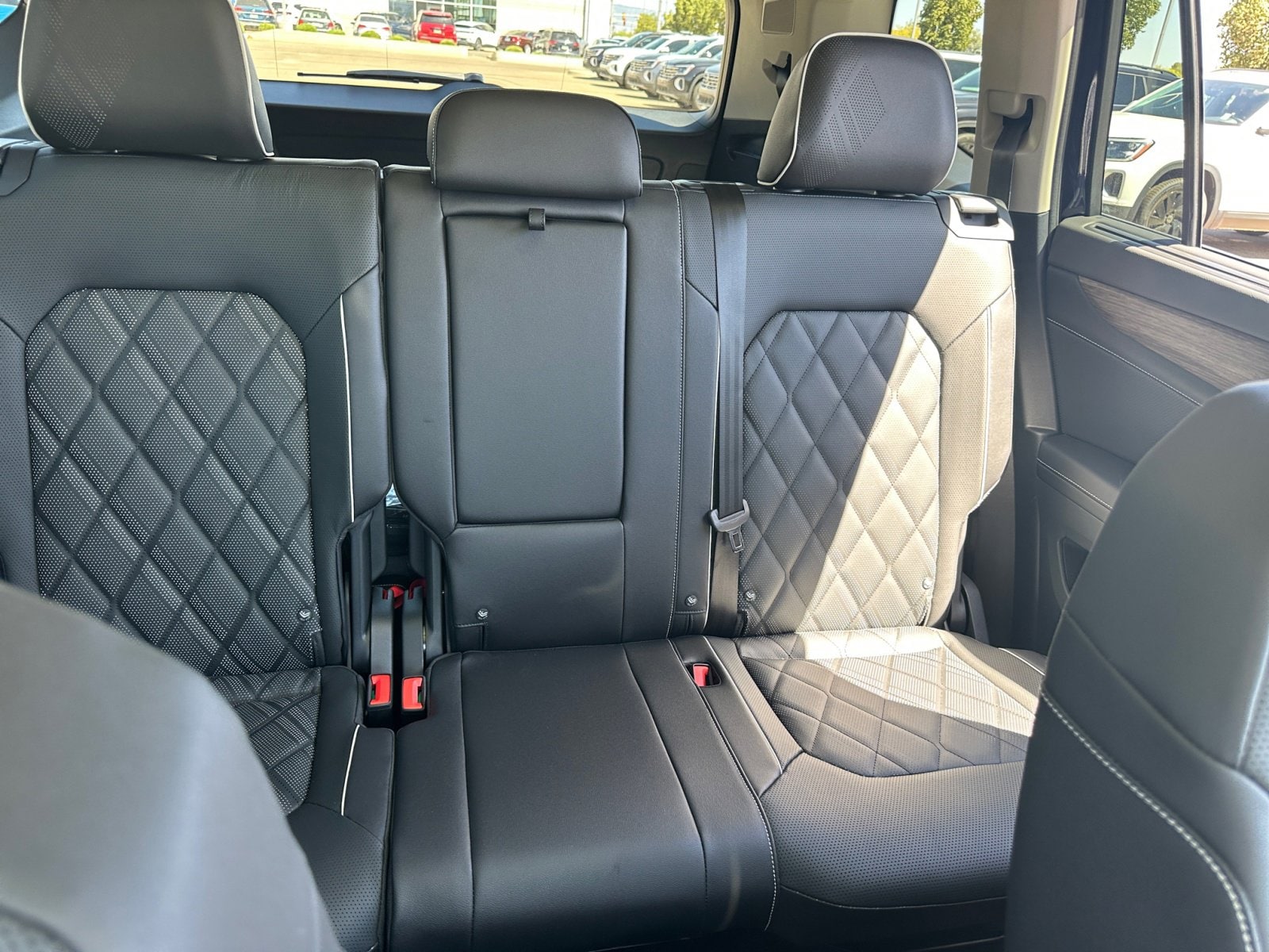 2025 Volkswagen Atlas SEL Premium R-Line - Photo 19