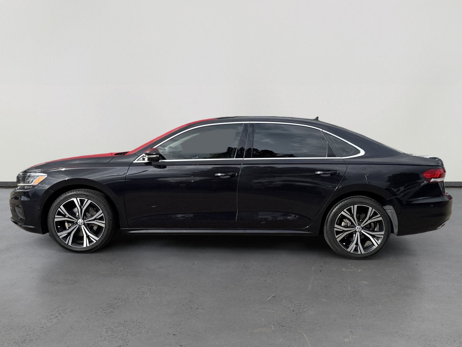 2020 Volkswagen Passat 2.0T SEL photo 3