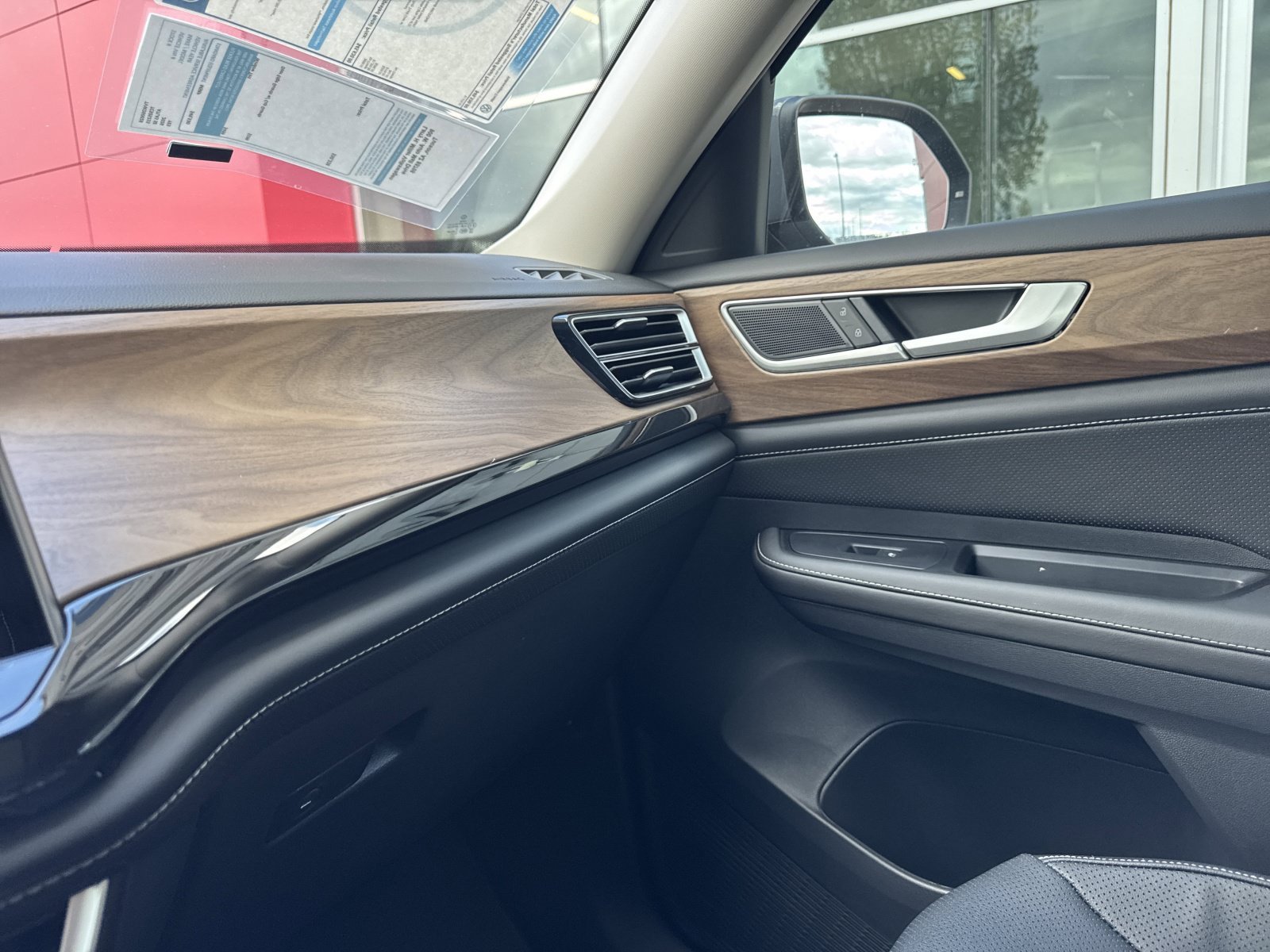 2026 Volkswagen Atlas SE w/Tech - Photo 26