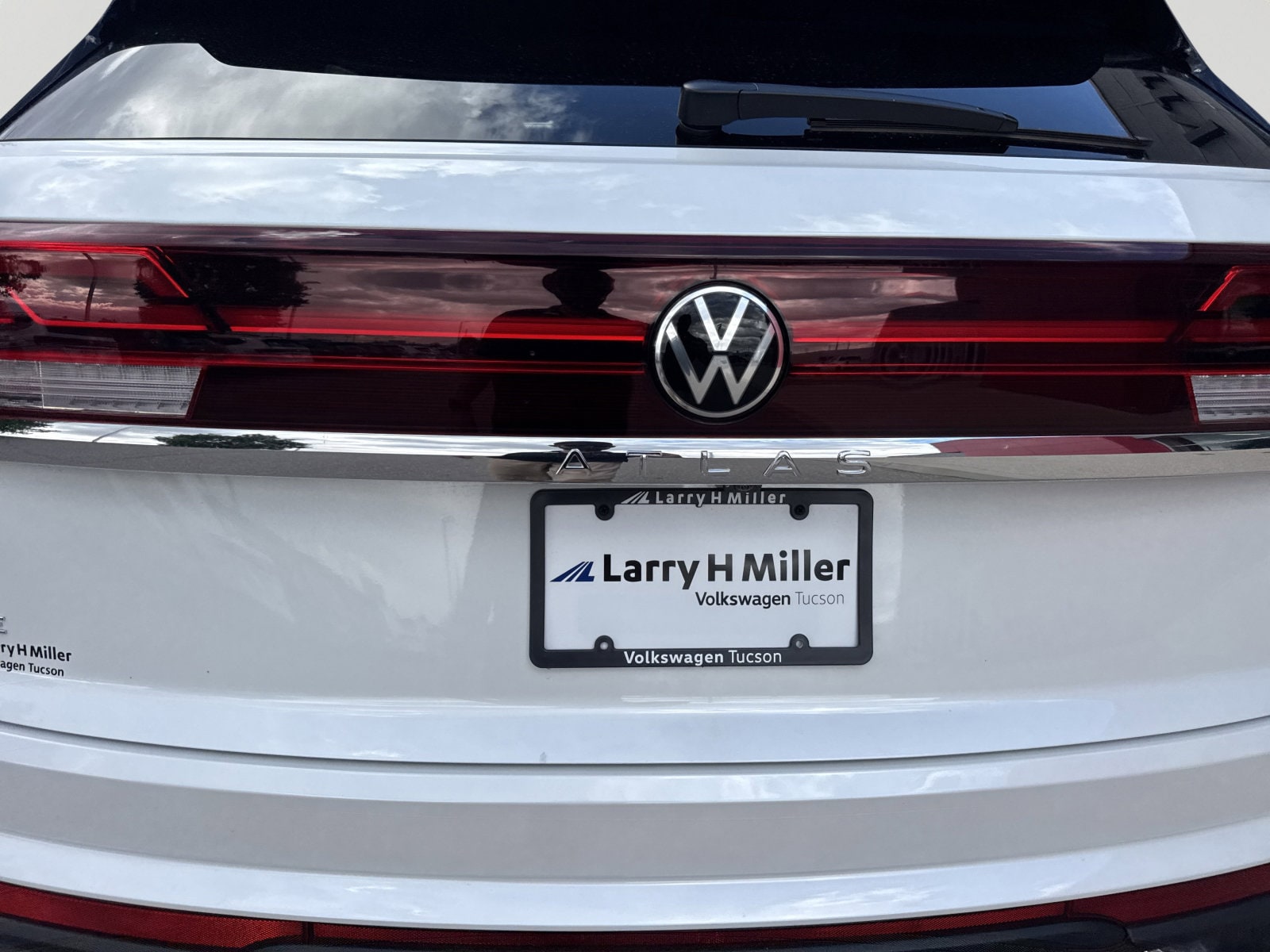 2026 Volkswagen Atlas Cross Sport SE w/Tech - Photo 7