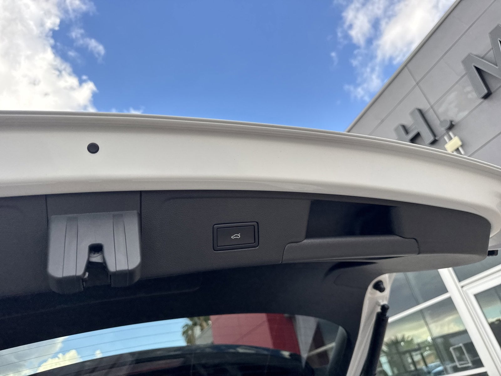 2026 Volkswagen Atlas Cross Sport SE w/Tech - Photo 10