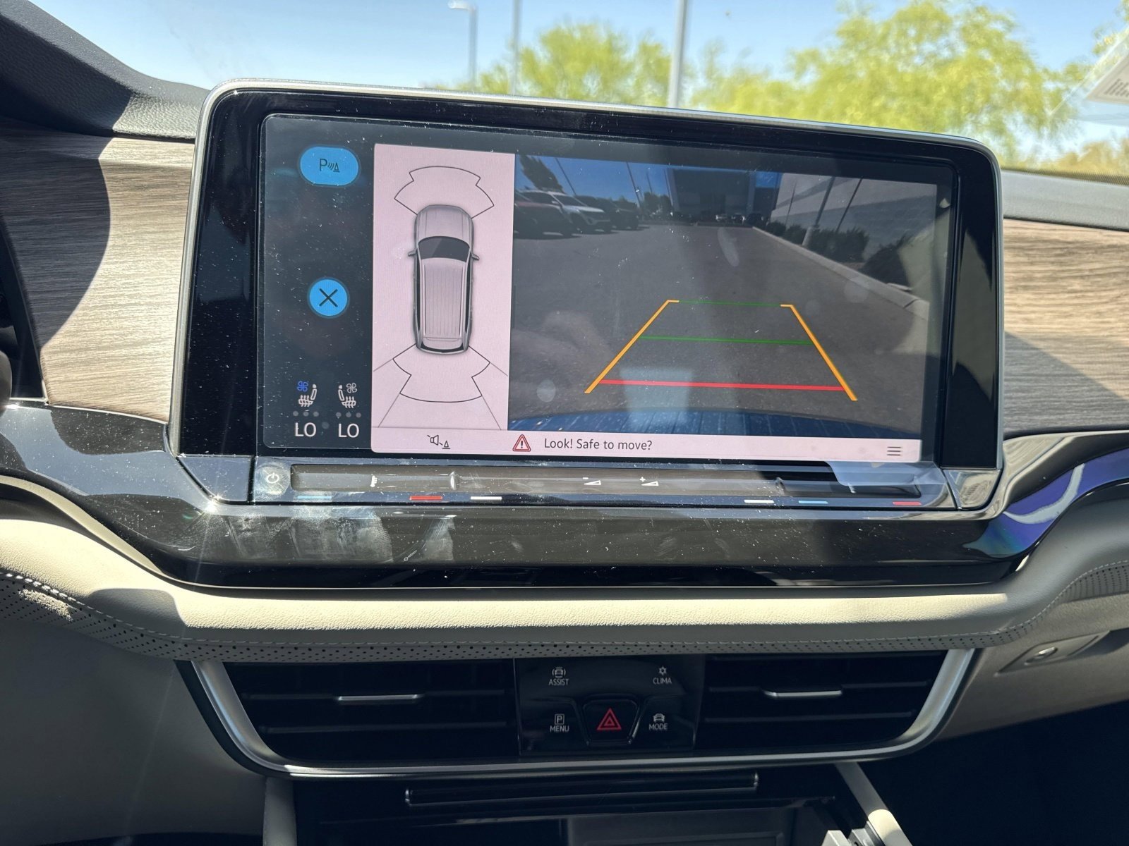 2025 Volkswagen Atlas SEL - Photo 29