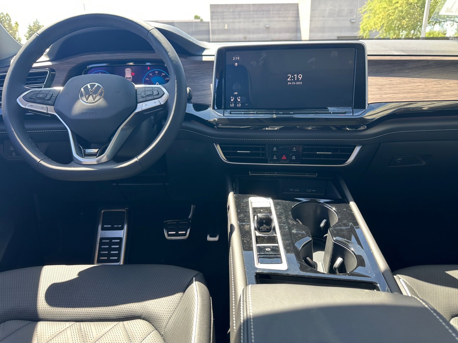 2025 Volkswagen Atlas SEL Premium R-Line - Photo 21