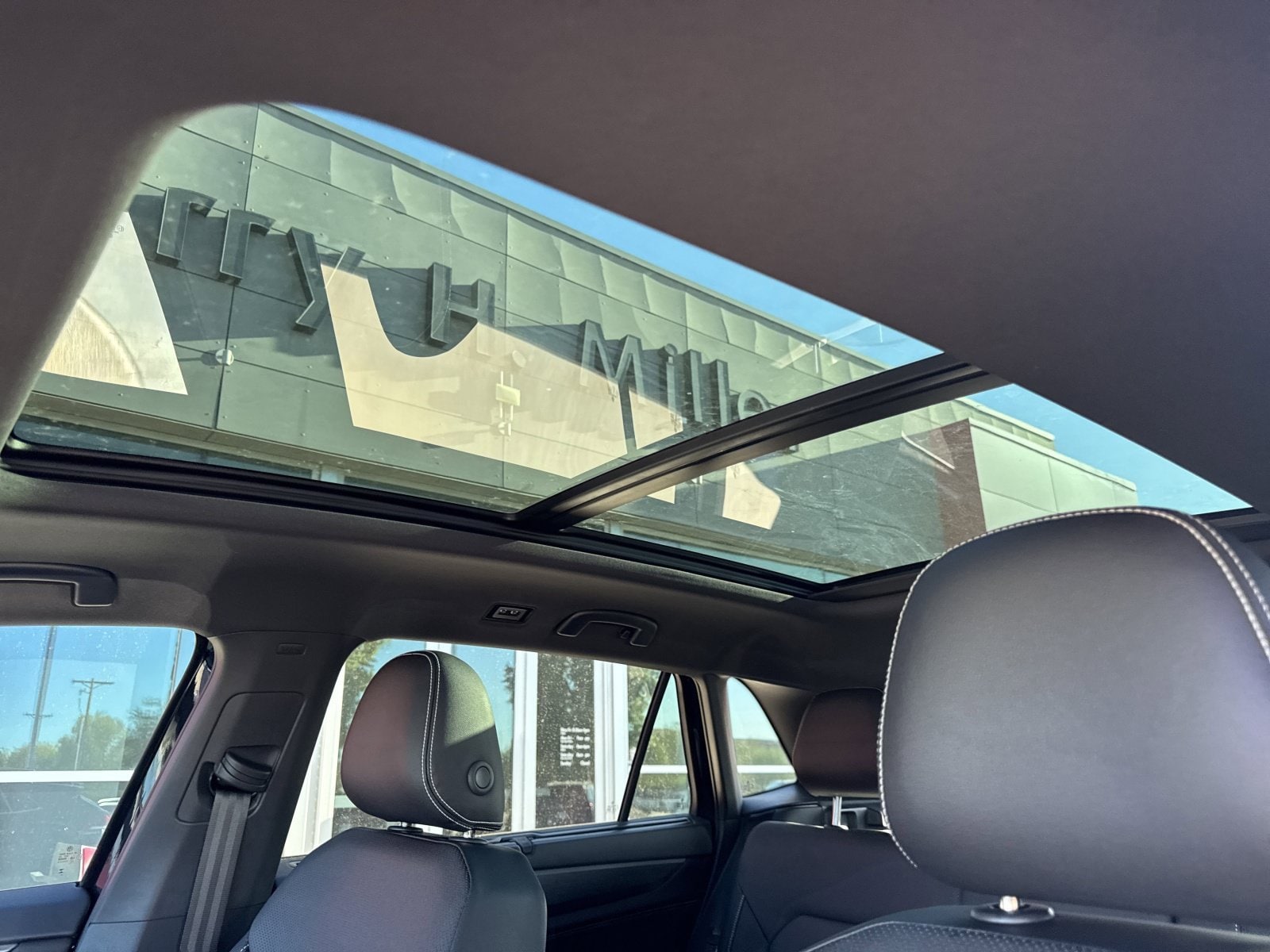 2026 Volkswagen Atlas Cross Sport SE w/Tech - Photo 18