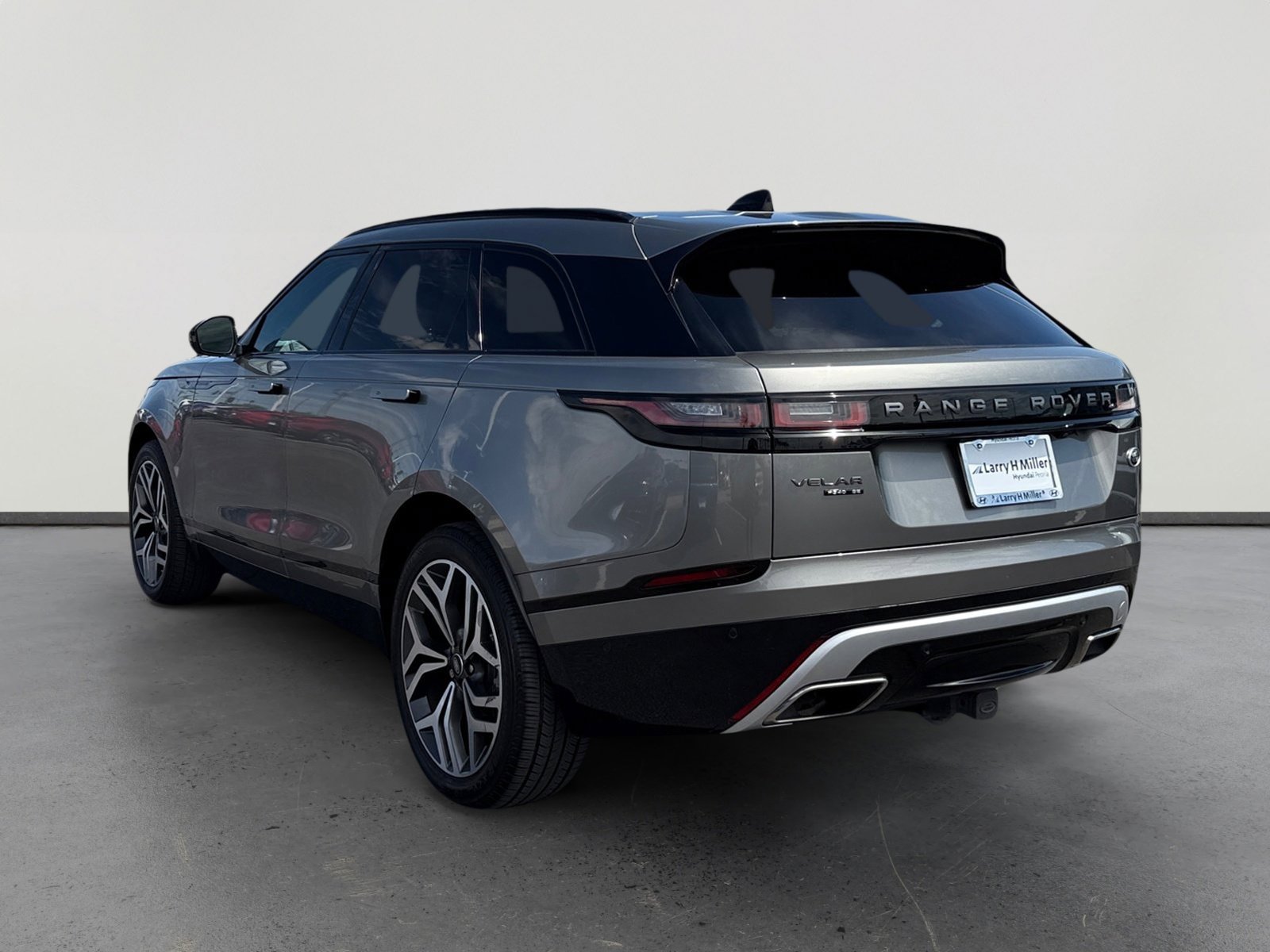 2019 Land Rover Range Rover Velar R-Dynamic SE photo 2