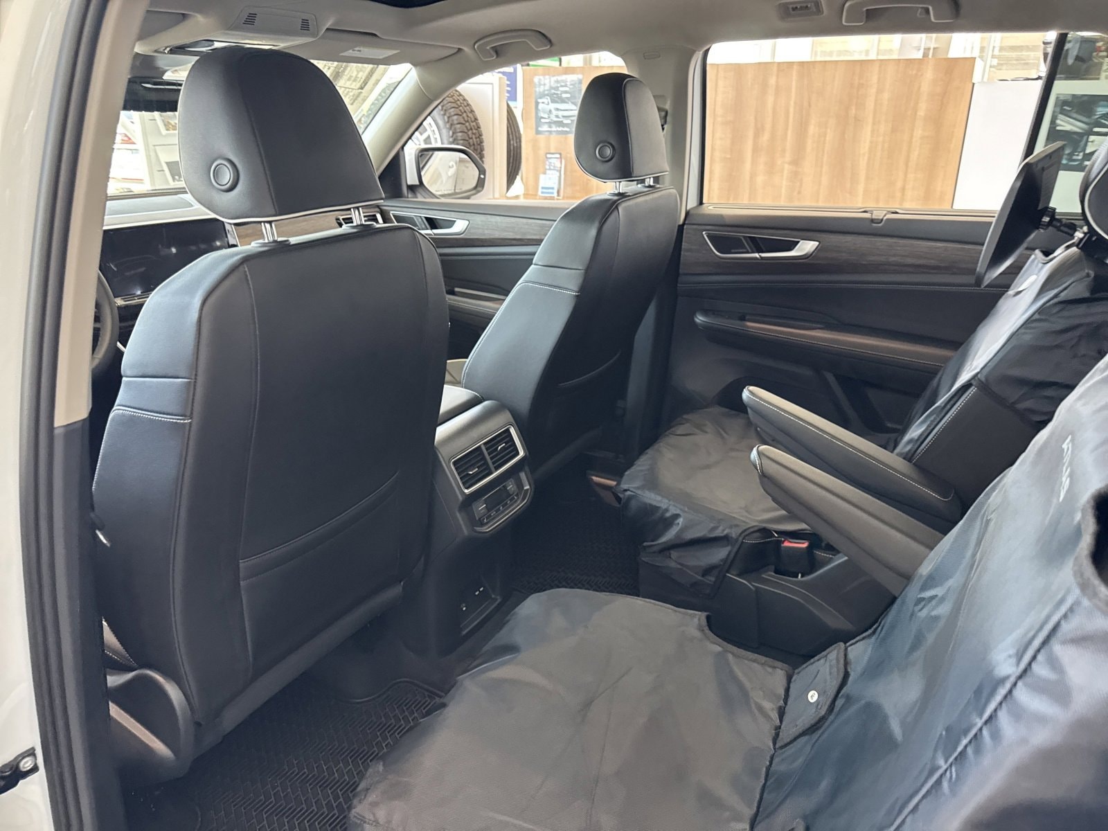2026 Volkswagen Atlas SEL Premium R-Line - Photo 24
