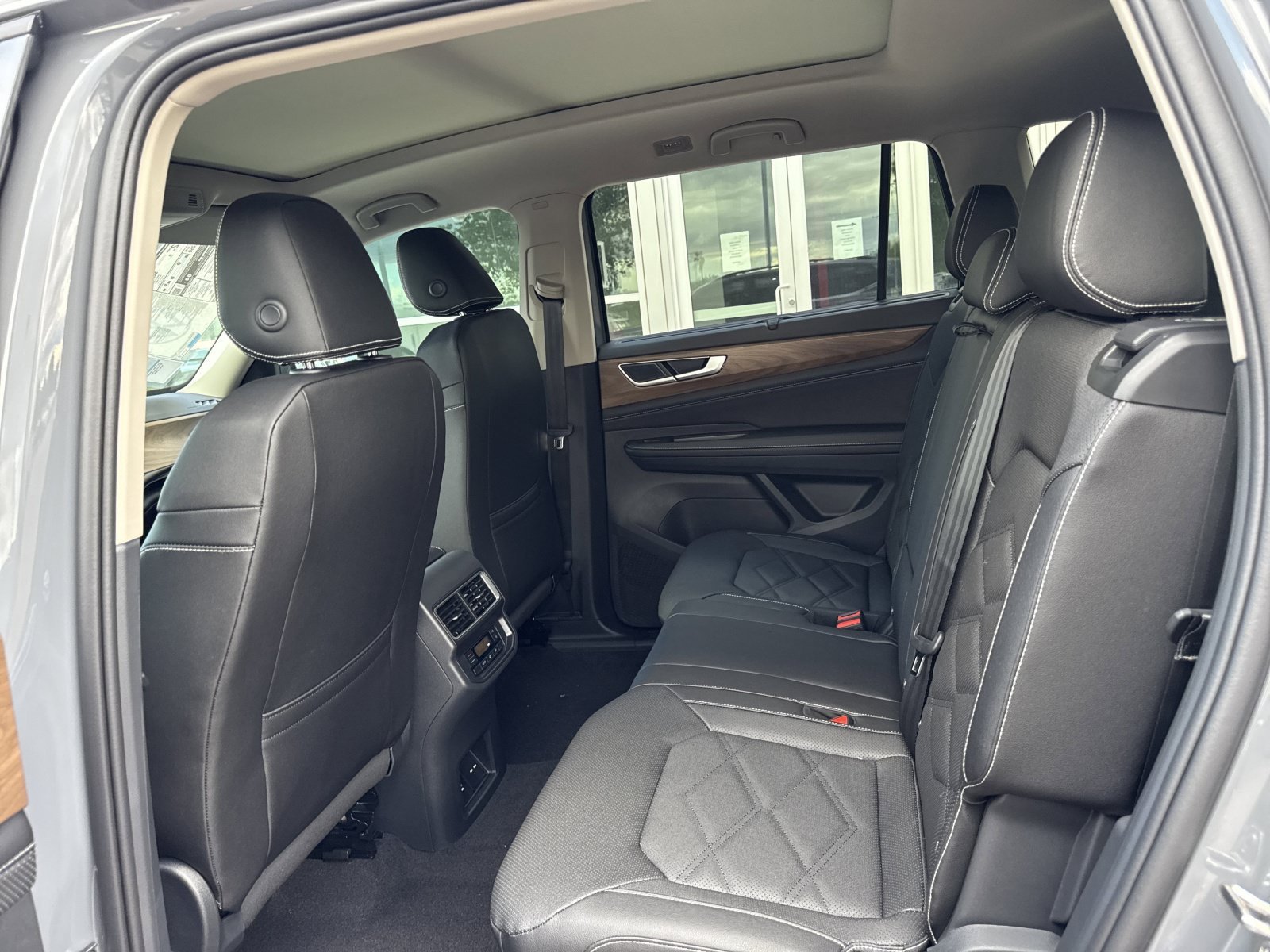 2026 Volkswagen Atlas SE w/Tech - Photo 20