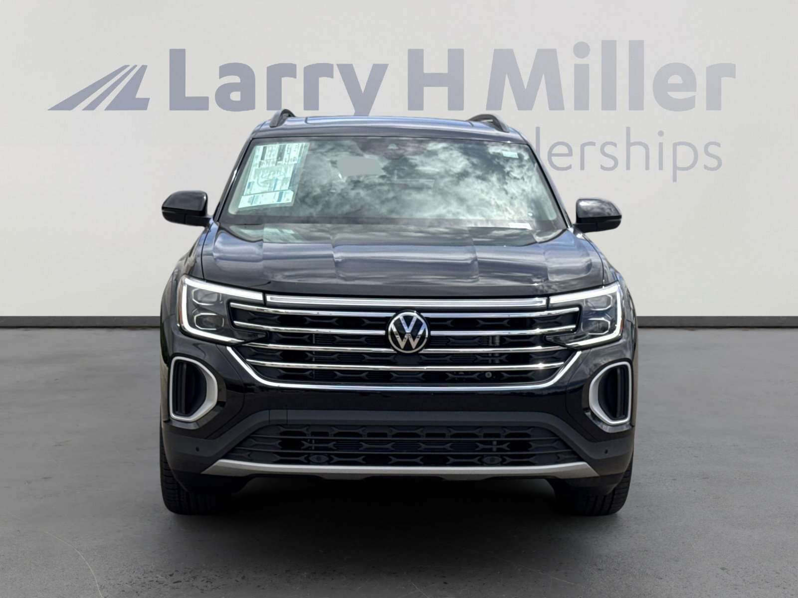 2025 Volkswagen Atlas SE Technology photo 2