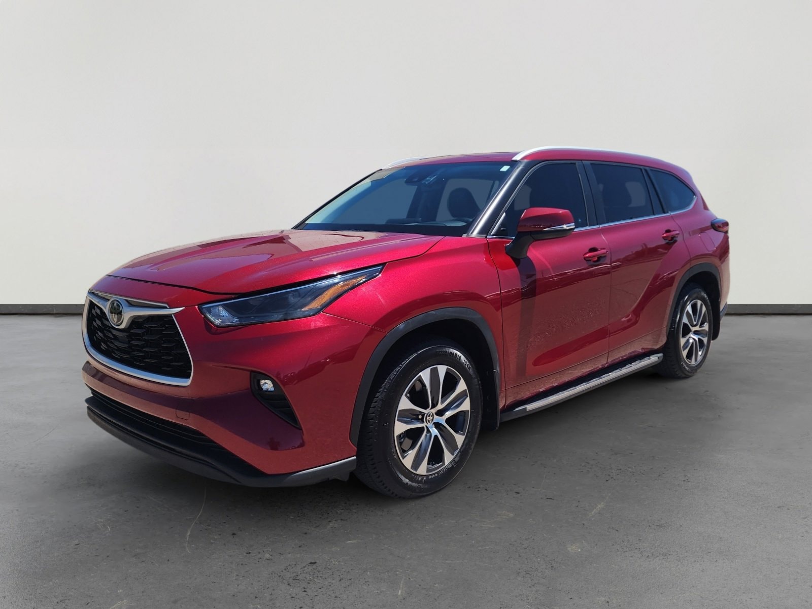2023 Toyota Highlander XLE FWD's photo