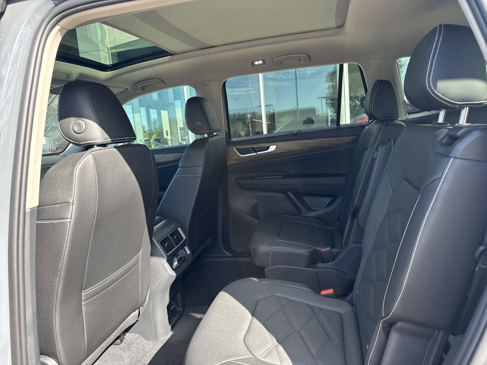 2026 Volkswagen Atlas SE w/Tech - Photo 19