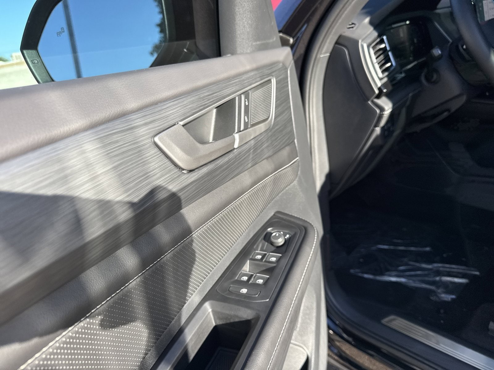 2026 Volkswagen Atlas Cross Sport SE w/Tech - Photo 13