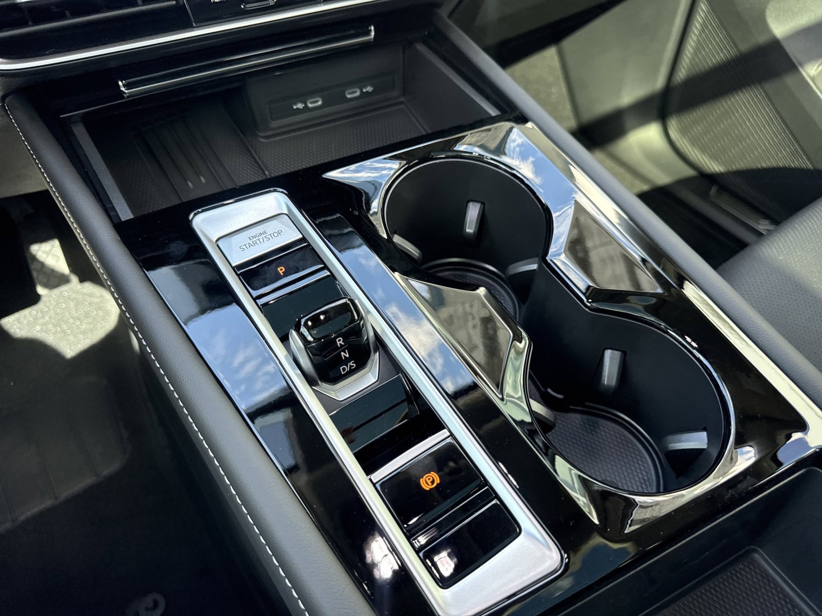 2026 Volkswagen Atlas SE w/Tech - Photo 24