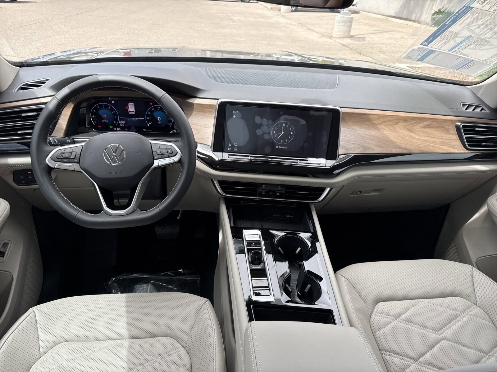 2025 Volkswagen Atlas SE w/Tech - Photo 24