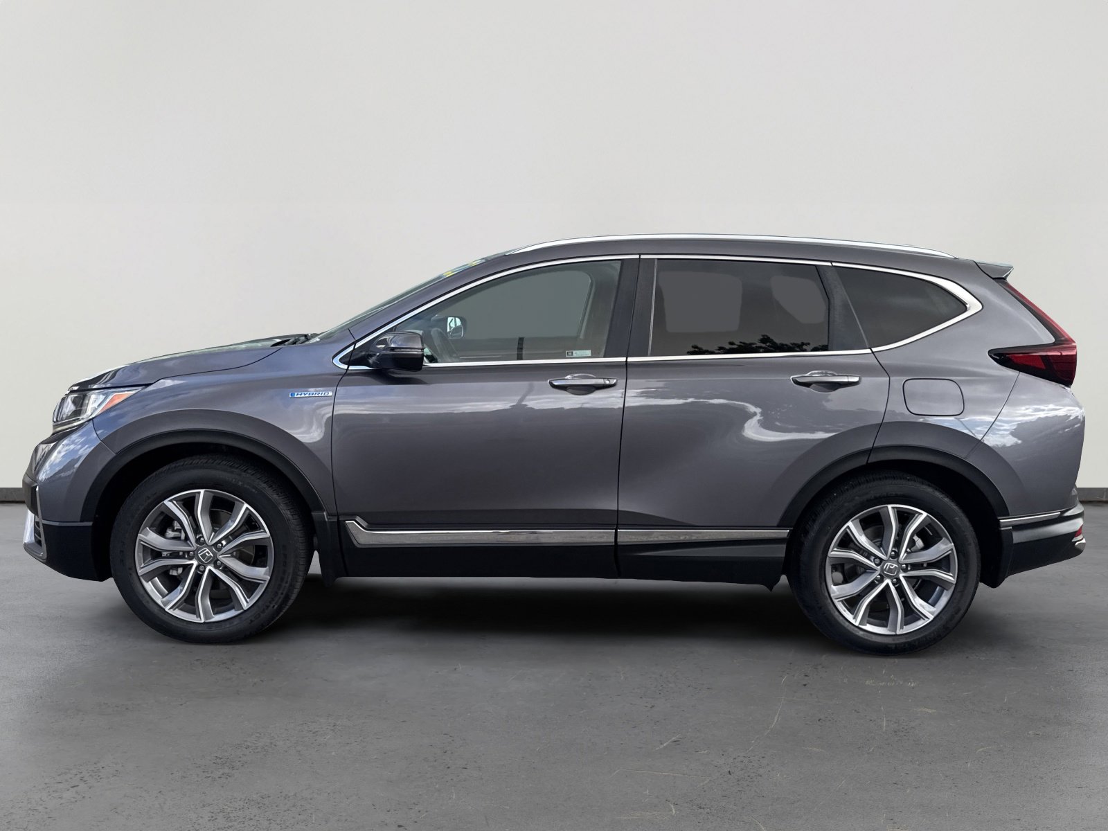 2022 Honda CR-V Hybrid Touring photo 3